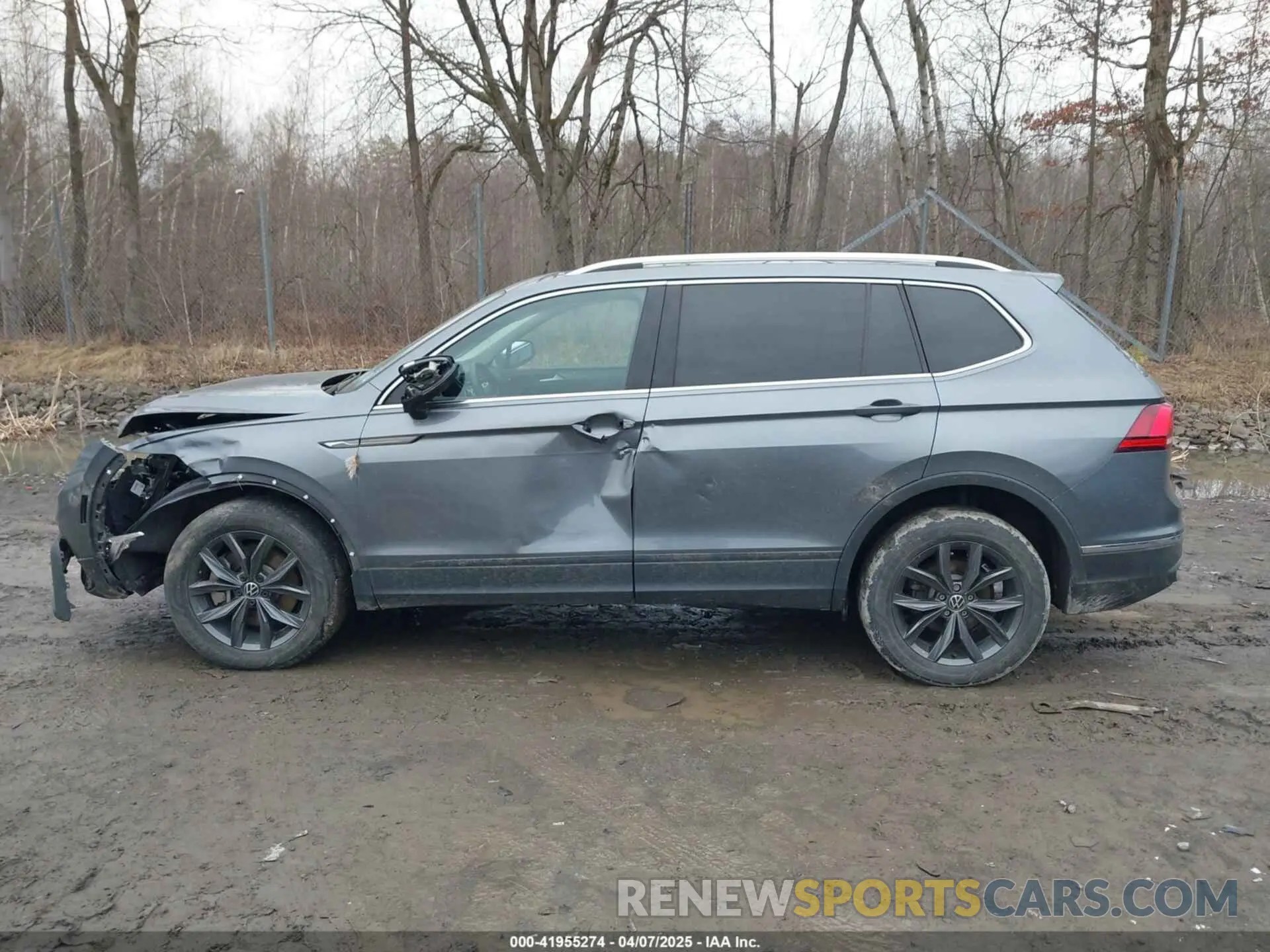 14 Photograph of a damaged car 3VV2B7AX4NM126181 VOLKSWAGEN TIGUAN 2022