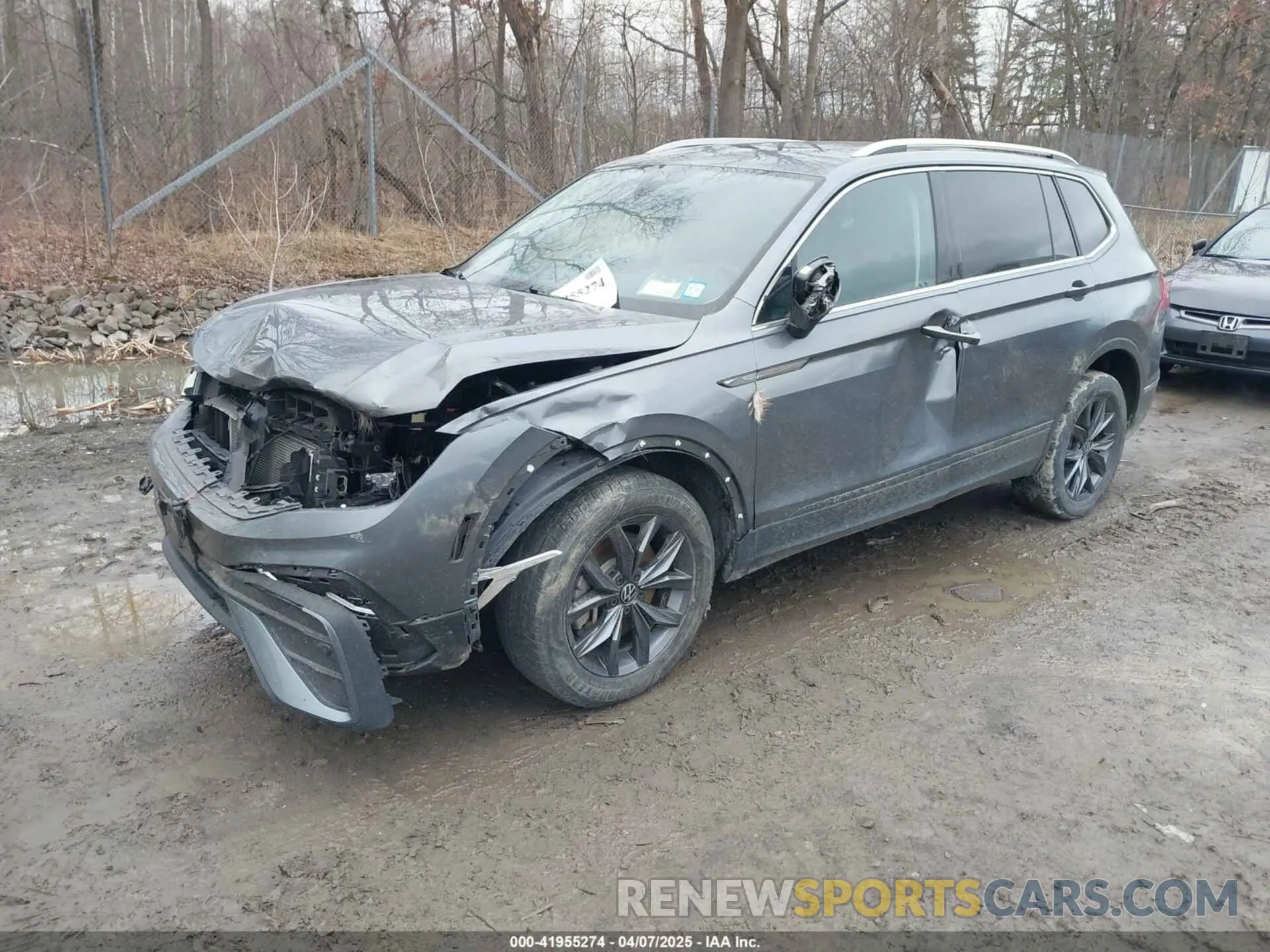 2 Photograph of a damaged car 3VV2B7AX4NM126181 VOLKSWAGEN TIGUAN 2022