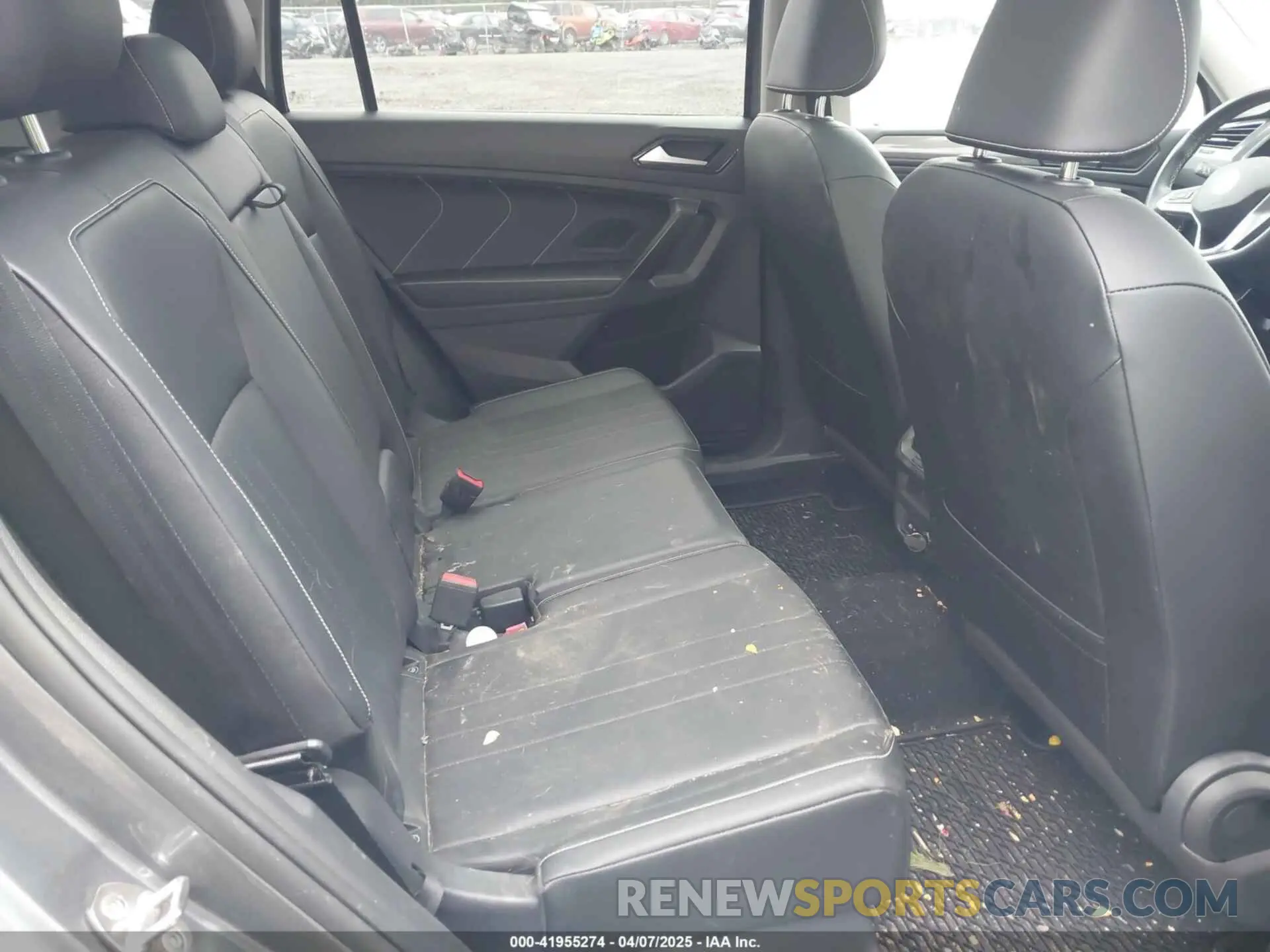 8 Photograph of a damaged car 3VV2B7AX4NM126181 VOLKSWAGEN TIGUAN 2022