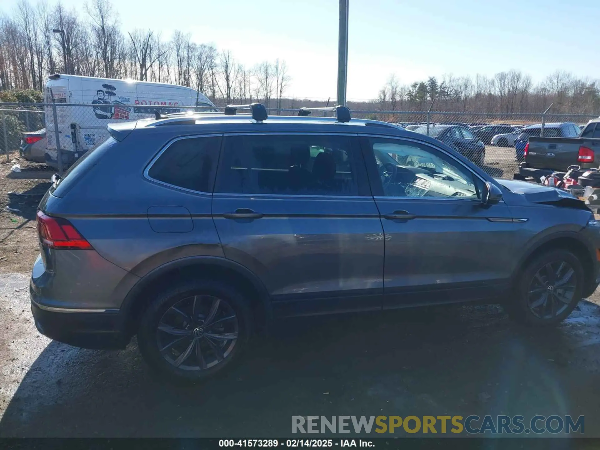 13 Photograph of a damaged car 3VV2B7AX5NM048462 VOLKSWAGEN TIGUAN 2022