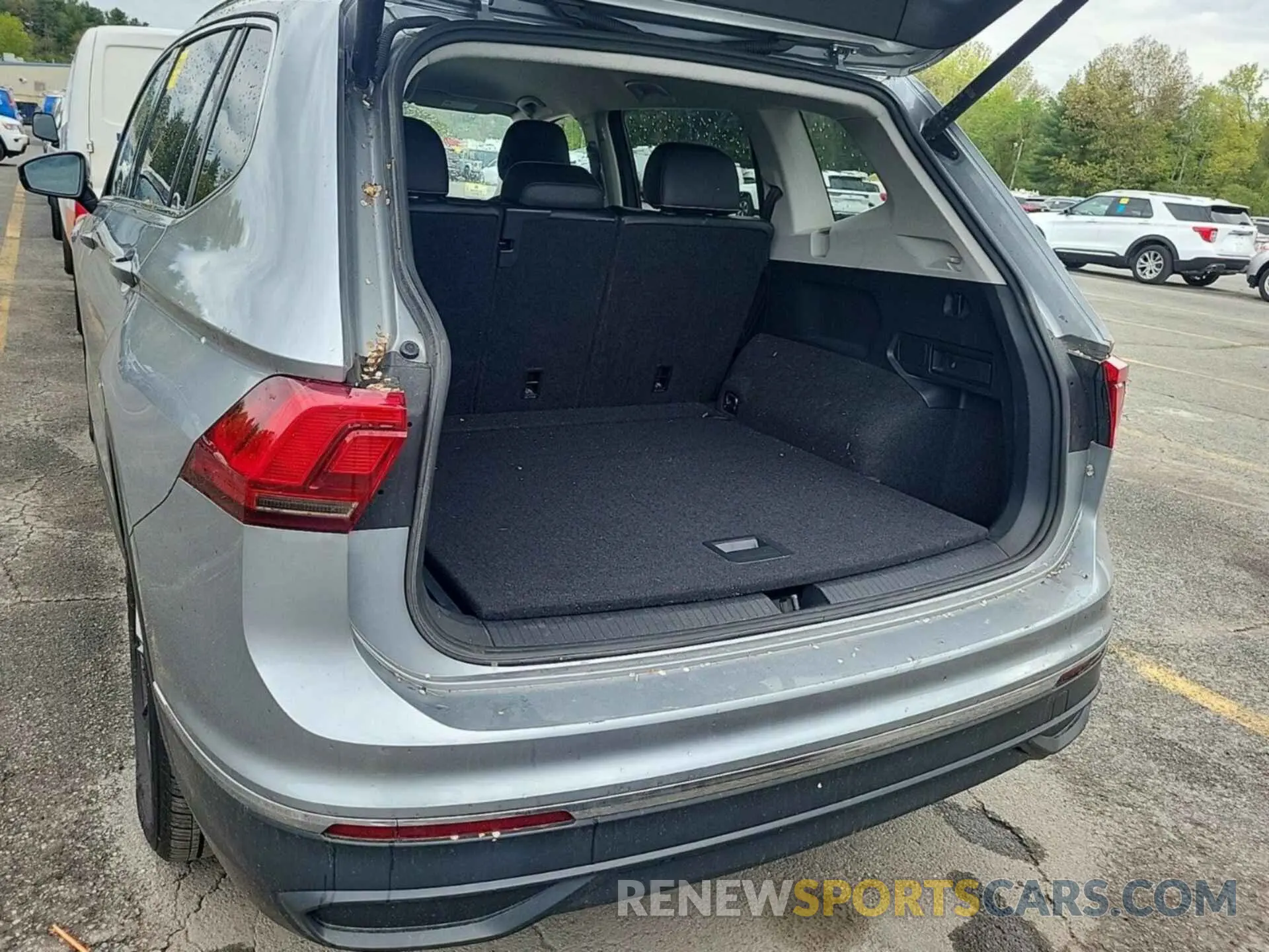 9 Photograph of a damaged car 3VV2B7AX5NM082093 VOLKSWAGEN TIGUAN 2022