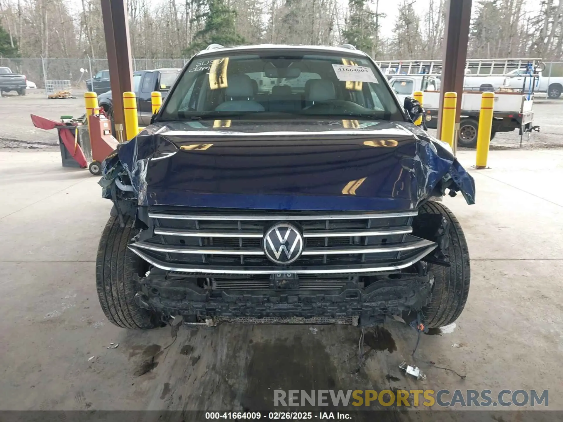 12 Photograph of a damaged car 3VV2B7AX5NM118400 VOLKSWAGEN TIGUAN 2022