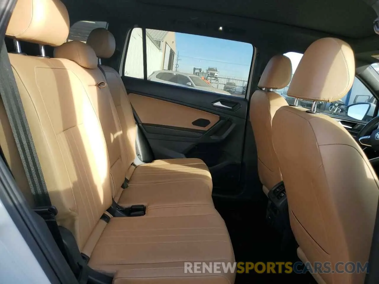 11 Photograph of a damaged car 3VV2B7AX5NM125587 VOLKSWAGEN TIGUAN 2022