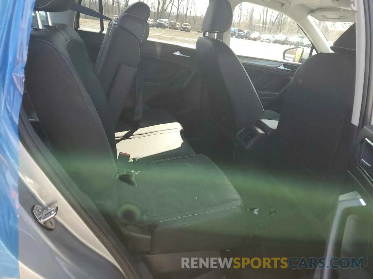 10 Photograph of a damaged car 3VV2B7AX5NM145127 VOLKSWAGEN TIGUAN 2022