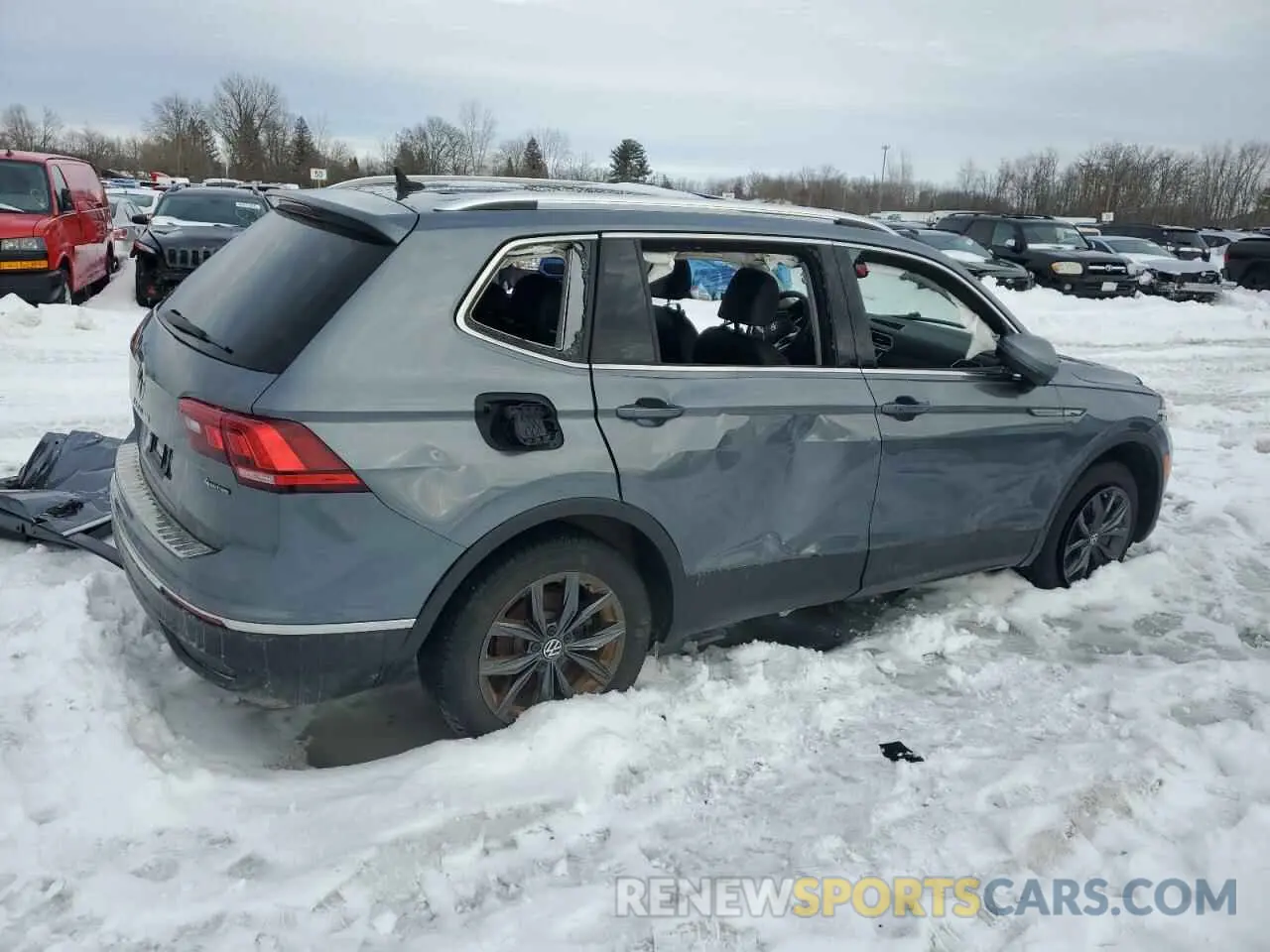 3 Photograph of a damaged car 3VV2B7AX5NM152997 VOLKSWAGEN TIGUAN 2022