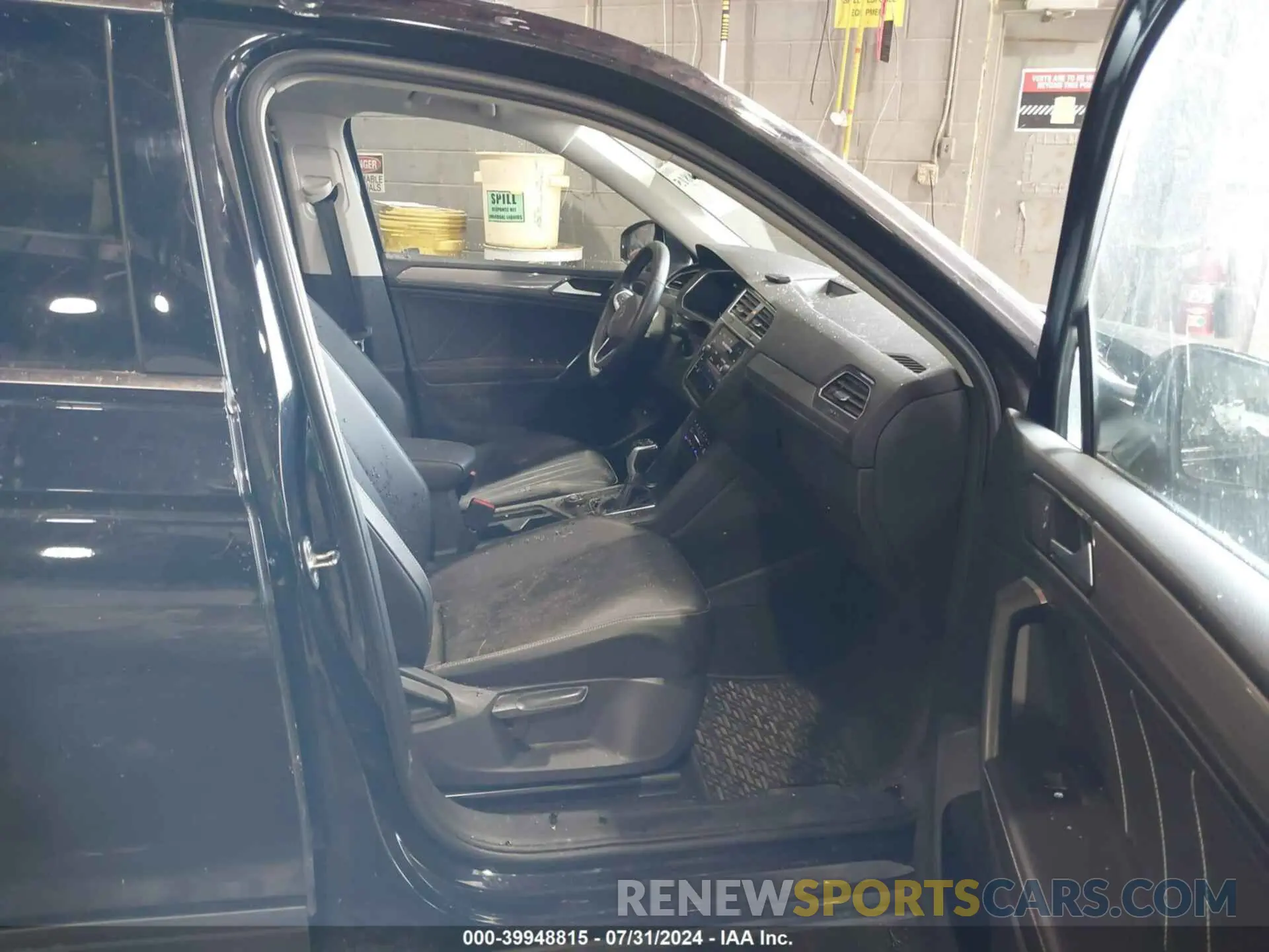 5 Photograph of a damaged car 3VV2B7AX6NM073743 VOLKSWAGEN TIGUAN 2022