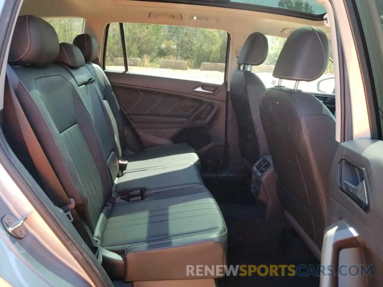 11 Photograph of a damaged car 3VV2B7AX7NM022218 VOLKSWAGEN TIGUAN 2022