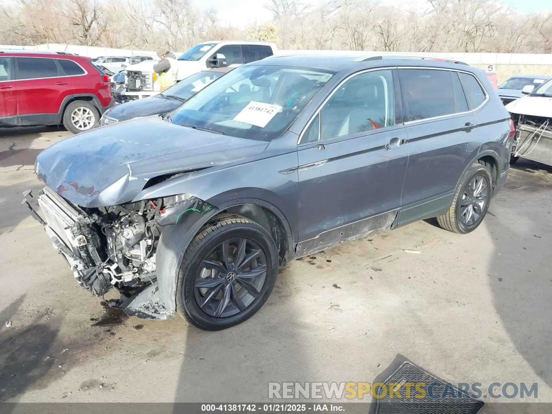 2 Photograph of a damaged car 3VV2B7AX7NM029685 VOLKSWAGEN TIGUAN 2022