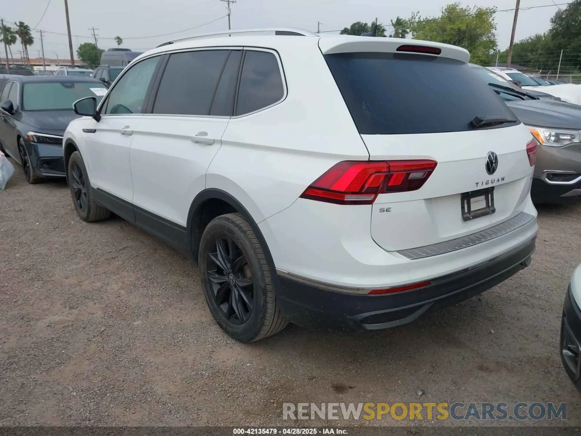 3 Photograph of a damaged car 3VV2B7AX7NM085058 VOLKSWAGEN TIGUAN 2022