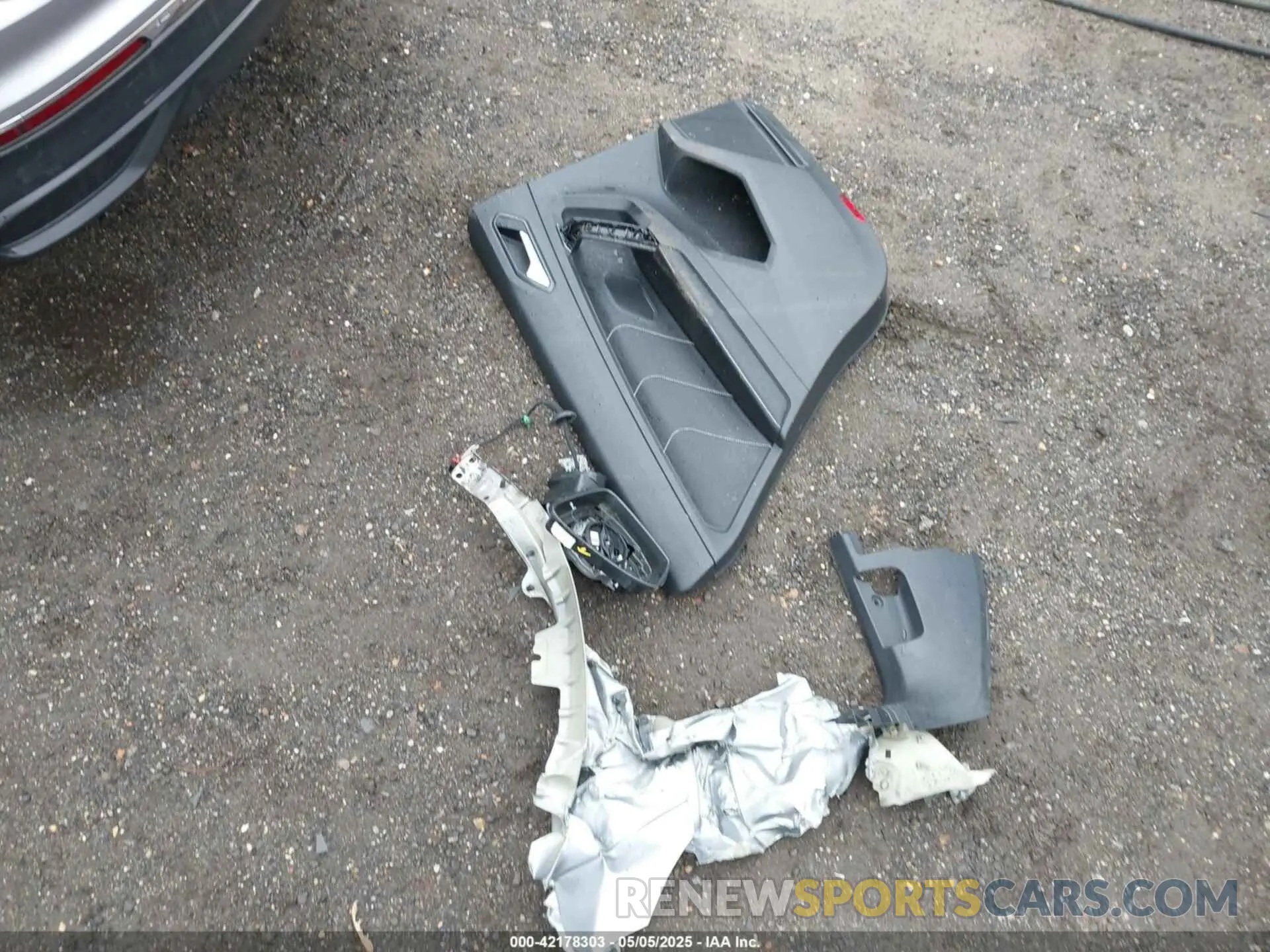 12 Photograph of a damaged car 3VV2B7AX7NM118981 VOLKSWAGEN TIGUAN 2022