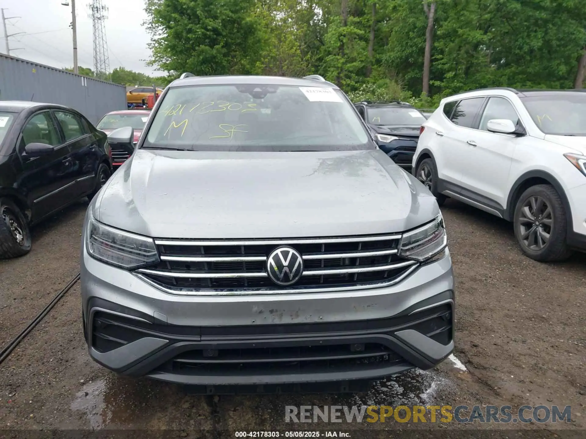 13 Photograph of a damaged car 3VV2B7AX7NM118981 VOLKSWAGEN TIGUAN 2022