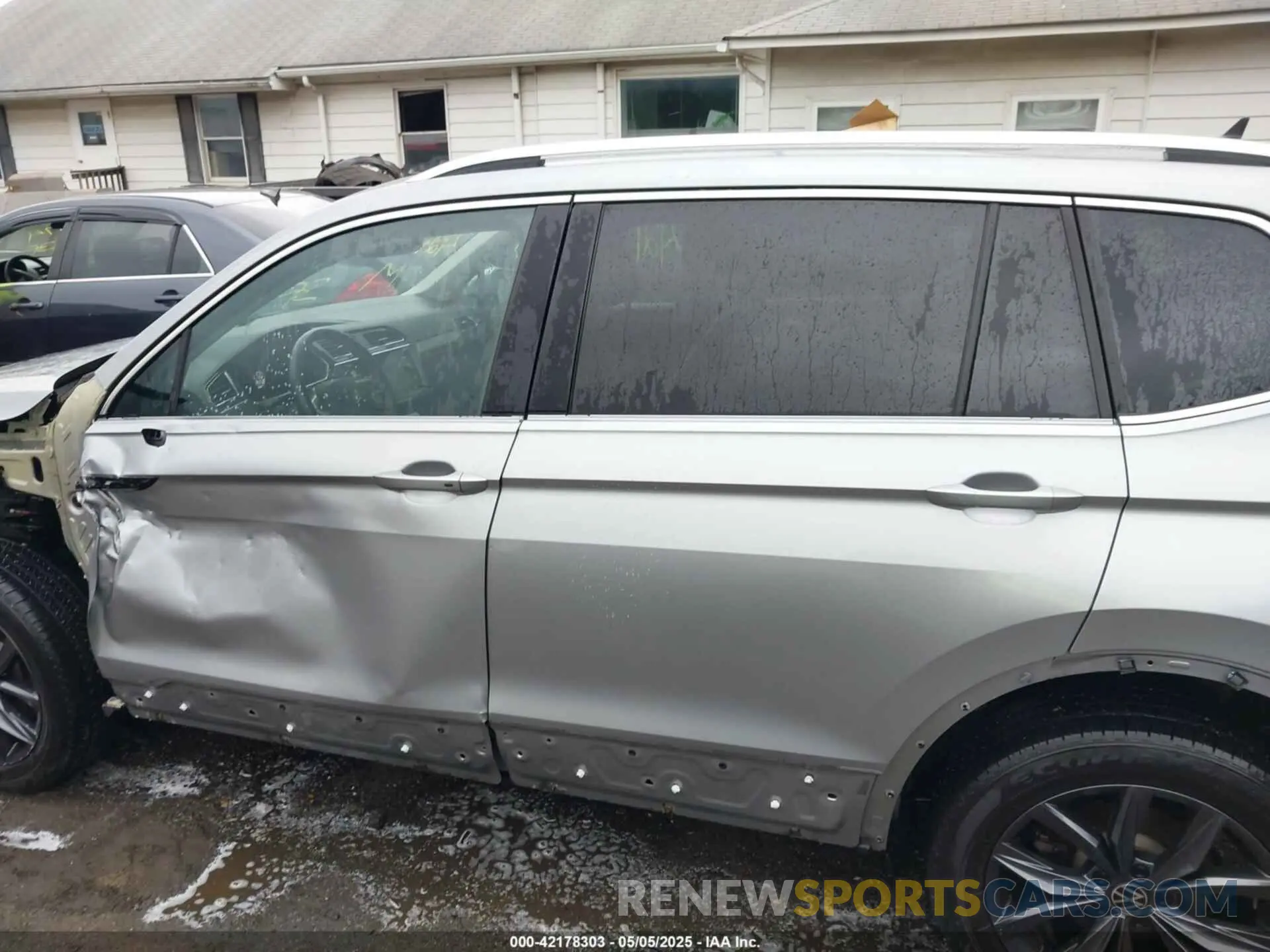 15 Photograph of a damaged car 3VV2B7AX7NM118981 VOLKSWAGEN TIGUAN 2022