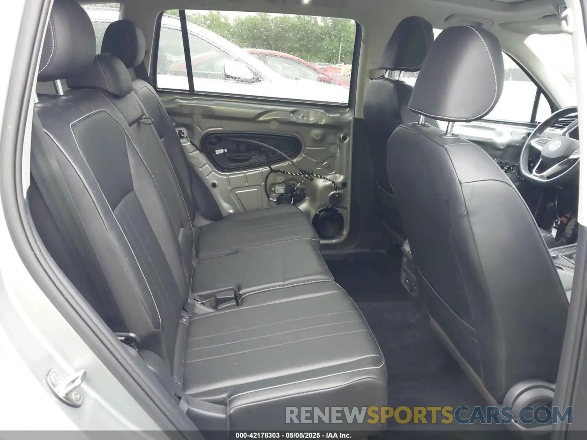 8 Photograph of a damaged car 3VV2B7AX7NM118981 VOLKSWAGEN TIGUAN 2022