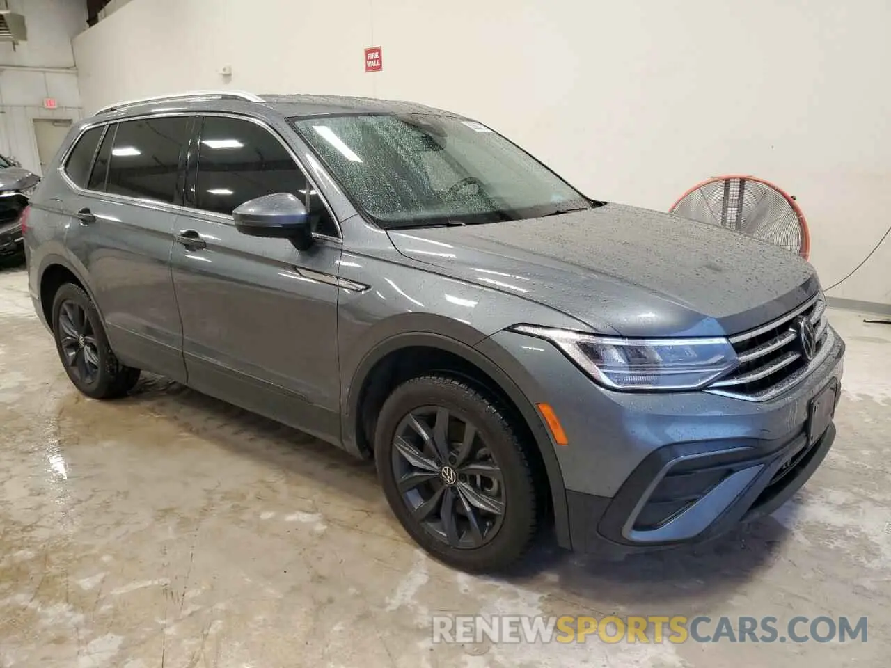 4 Photograph of a damaged car 3VV2B7AX8NM016993 VOLKSWAGEN TIGUAN 2022