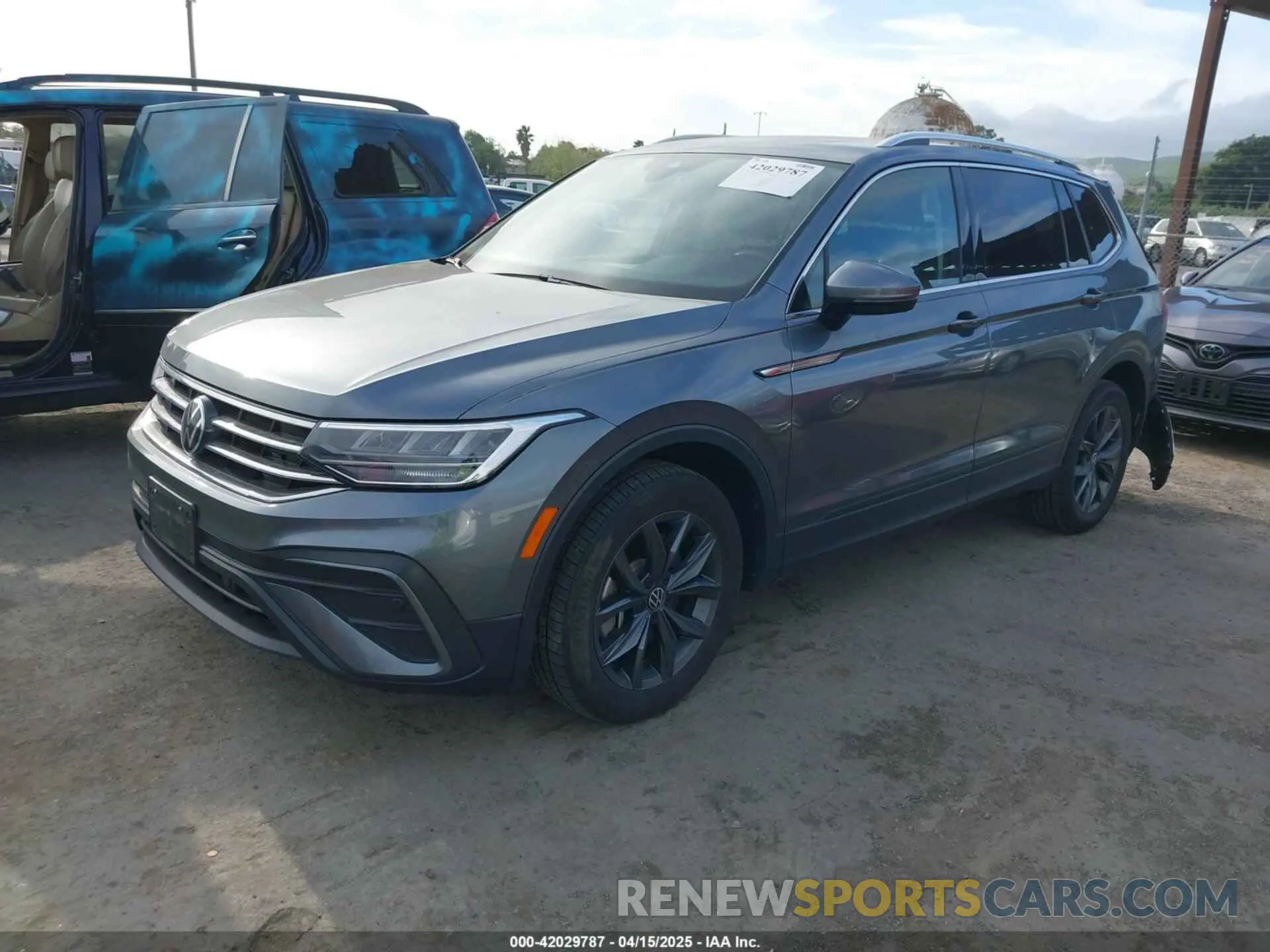 2 Photograph of a damaged car 3VV2B7AX8NM132534 VOLKSWAGEN TIGUAN 2022