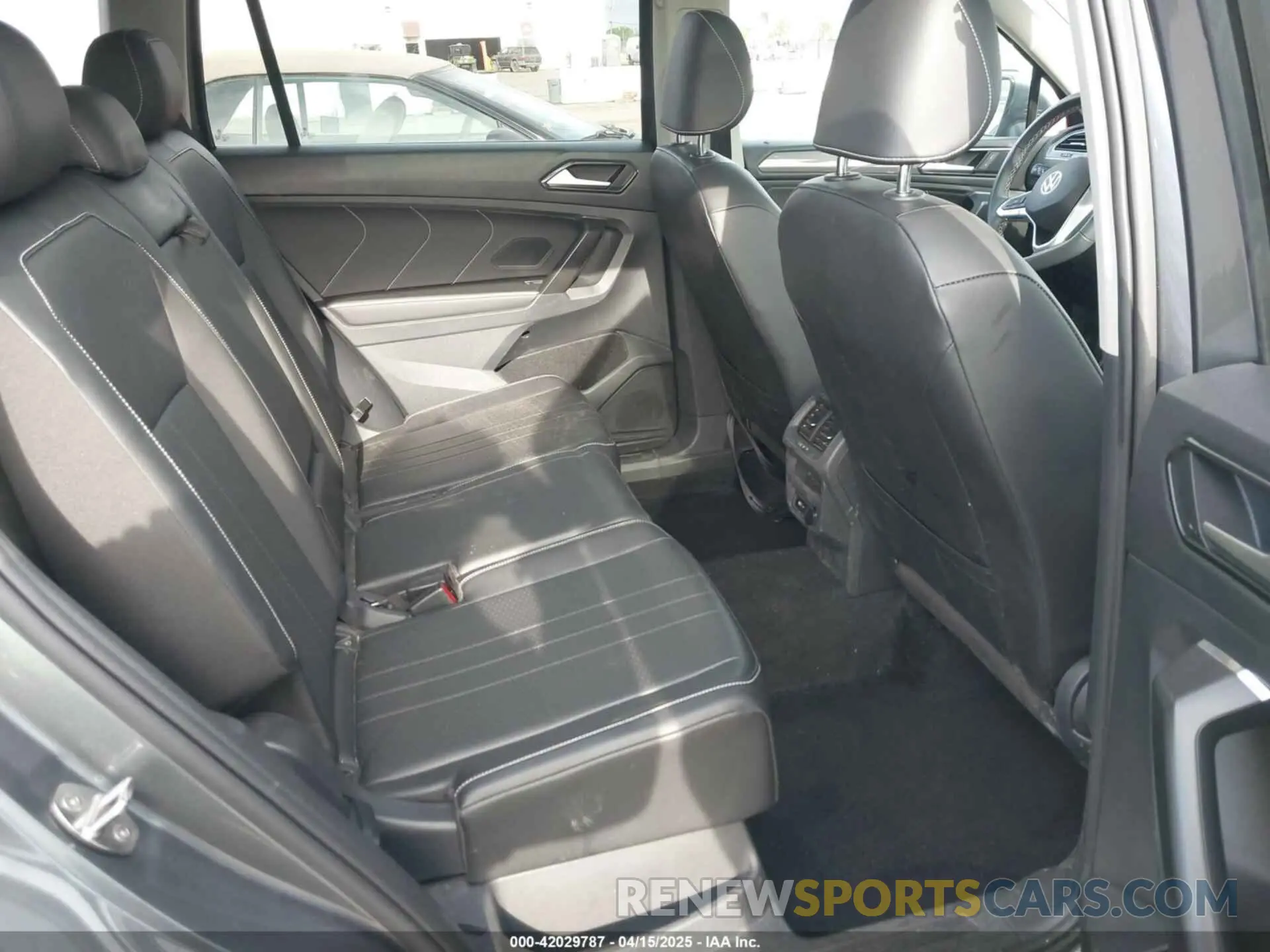 8 Photograph of a damaged car 3VV2B7AX8NM132534 VOLKSWAGEN TIGUAN 2022