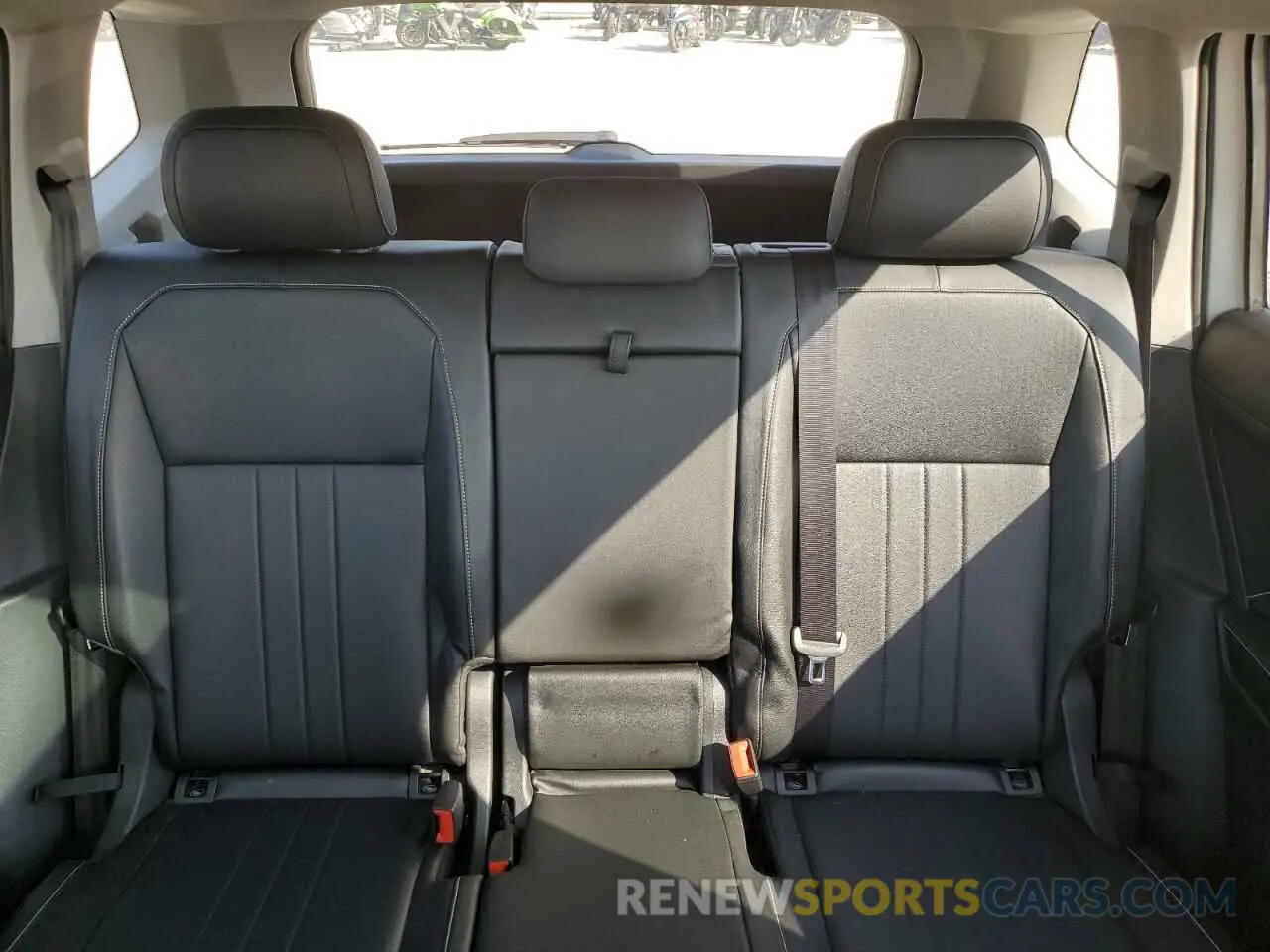 10 Photograph of a damaged car 3VV2B7AX9NM016923 VOLKSWAGEN TIGUAN 2022
