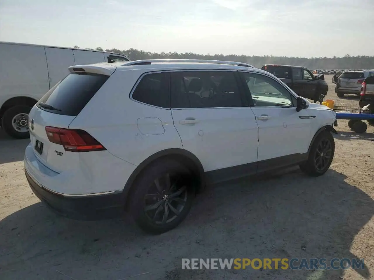 3 Photograph of a damaged car 3VV2B7AX9NM016923 VOLKSWAGEN TIGUAN 2022