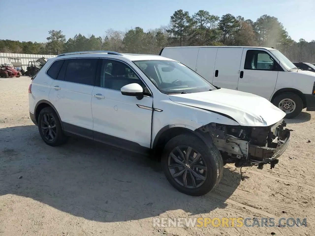 4 Photograph of a damaged car 3VV2B7AX9NM016923 VOLKSWAGEN TIGUAN 2022