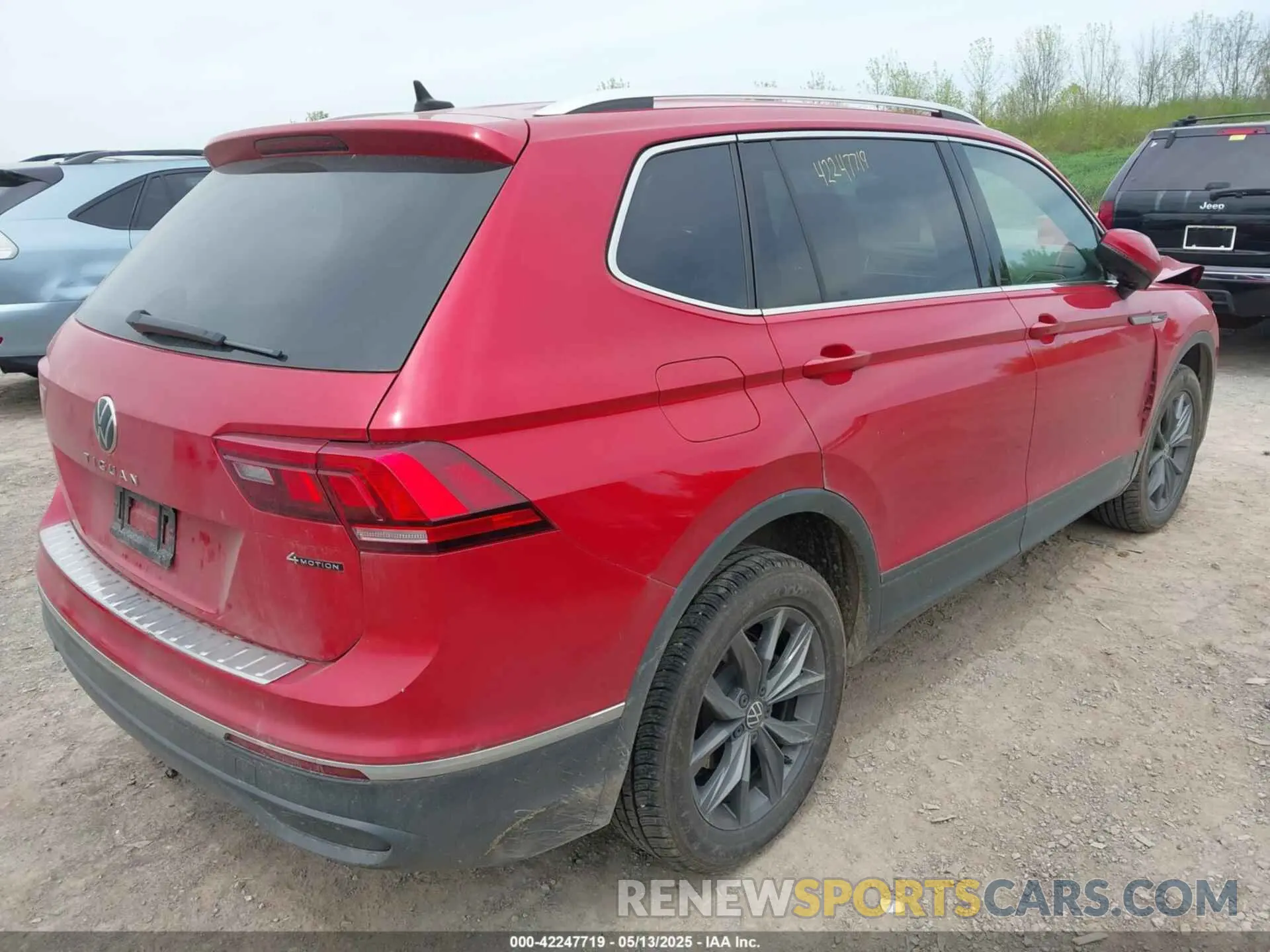 4 Photograph of a damaged car 3VV2B7AX9NM129948 VOLKSWAGEN TIGUAN 2022
