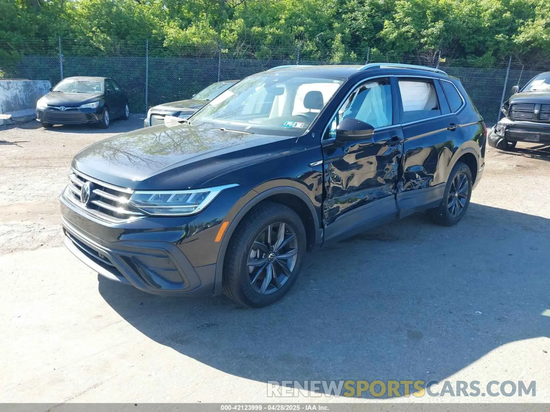 2 Photograph of a damaged car 3VV2B7AX9NM138939 VOLKSWAGEN TIGUAN 2022