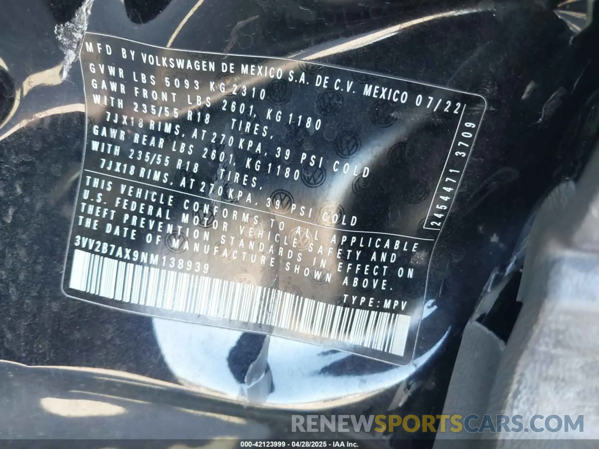 9 Photograph of a damaged car 3VV2B7AX9NM138939 VOLKSWAGEN TIGUAN 2022