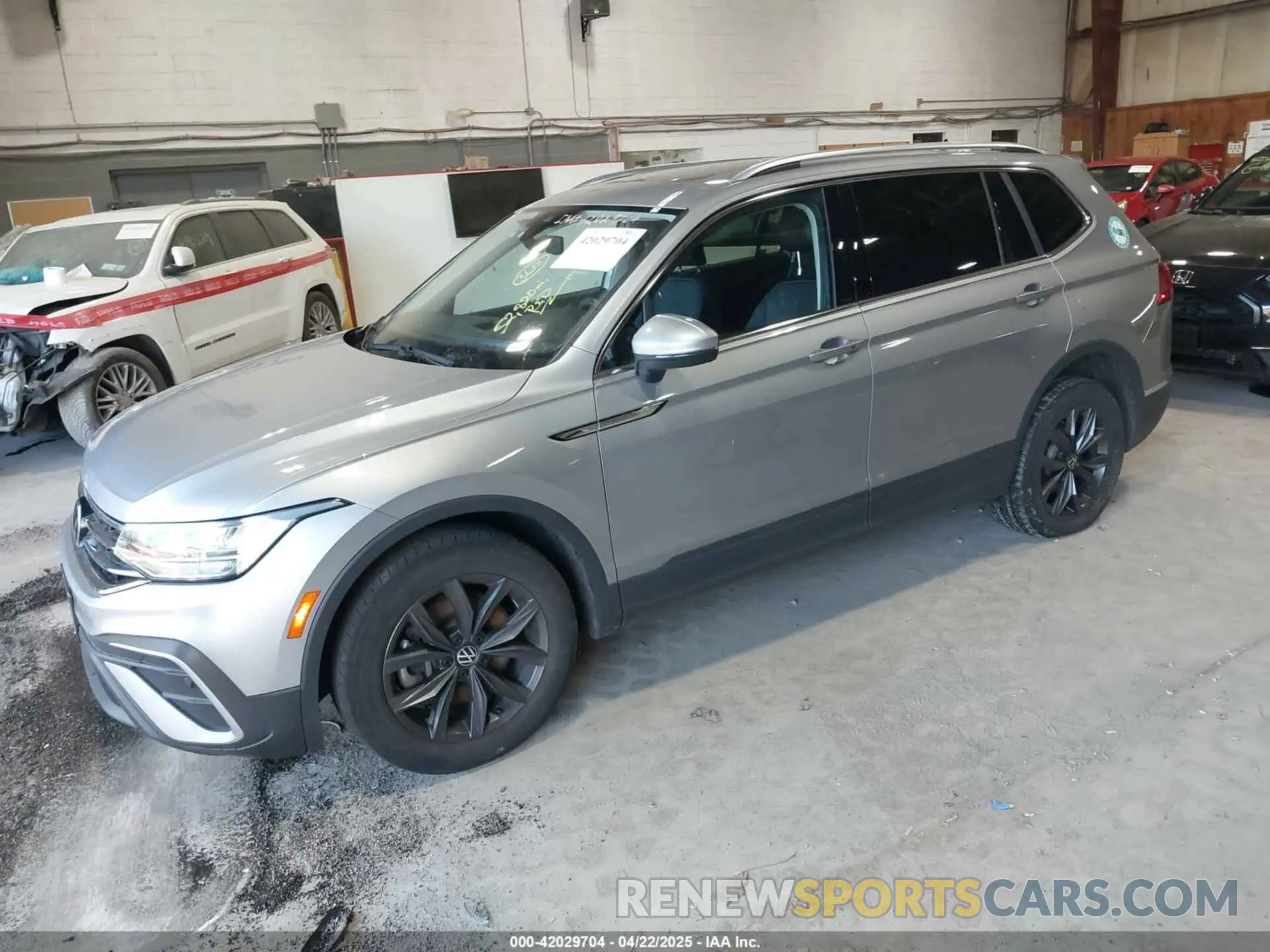 2 Photograph of a damaged car 3VV2B7AX9NM148970 VOLKSWAGEN TIGUAN 2022