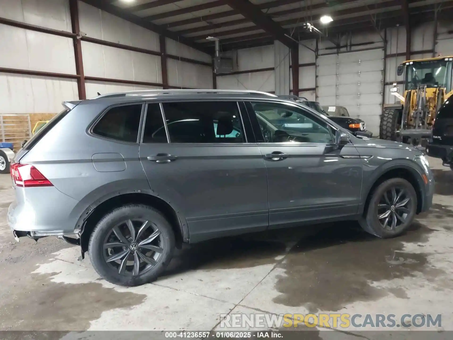 14 Photograph of a damaged car 3VV2B7AXXNM019667 VOLKSWAGEN TIGUAN 2022