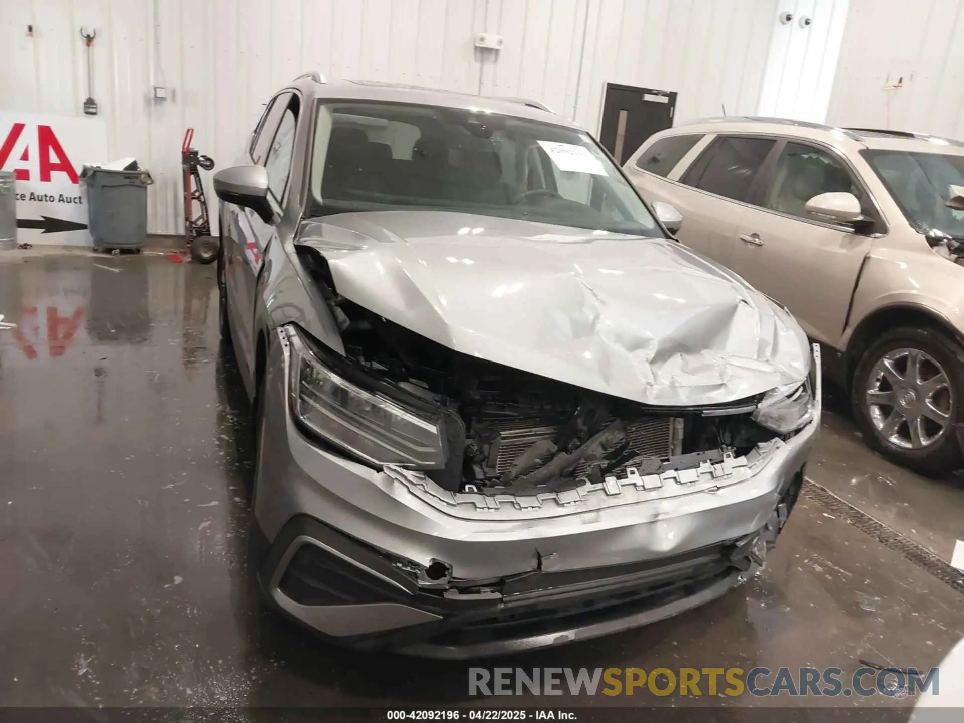 12 Photograph of a damaged car 3VV2B7AXXNM059957 VOLKSWAGEN TIGUAN 2022