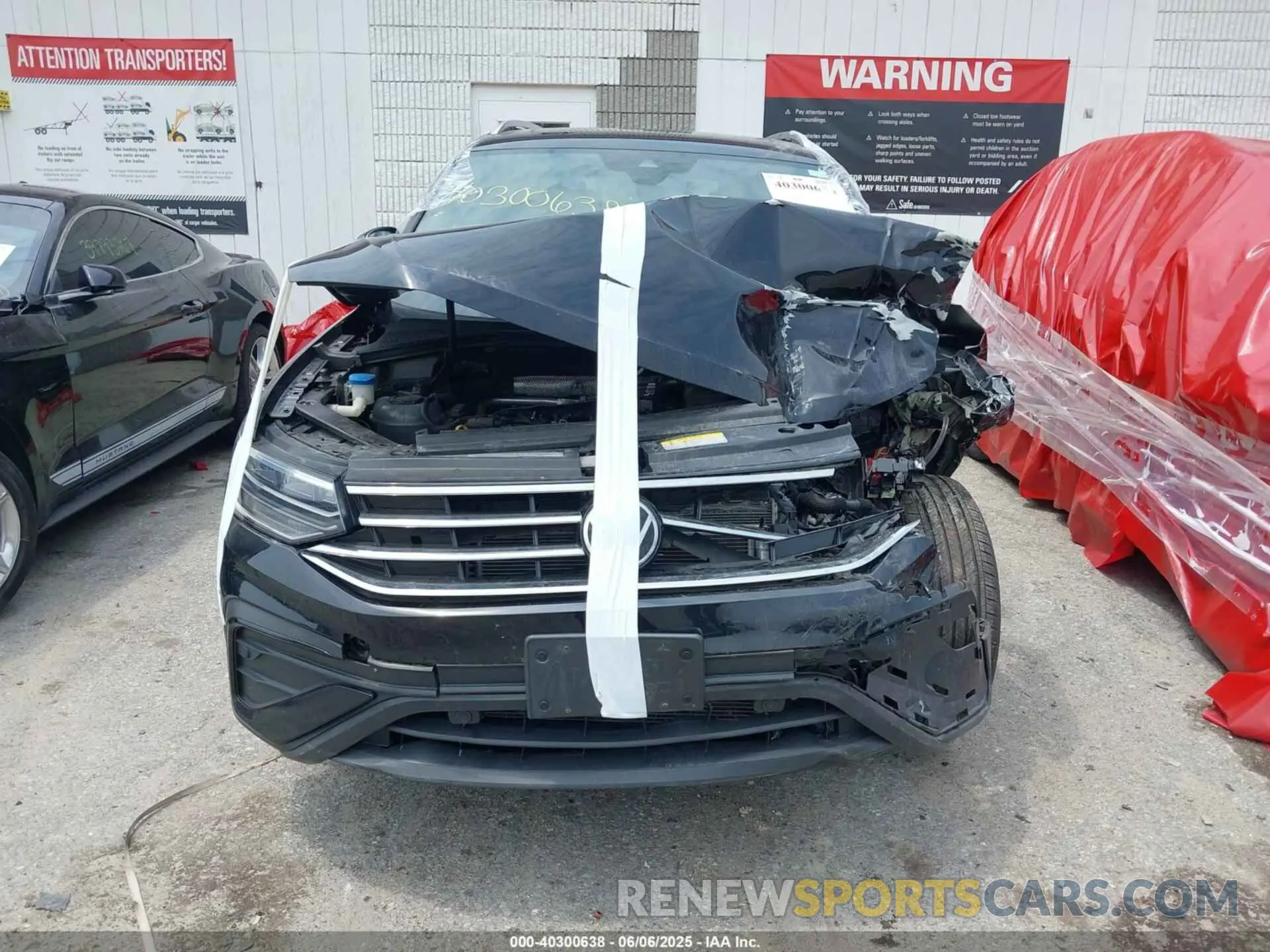 12 Photograph of a damaged car 3VV2B7AXXNM060140 VOLKSWAGEN TIGUAN 2022