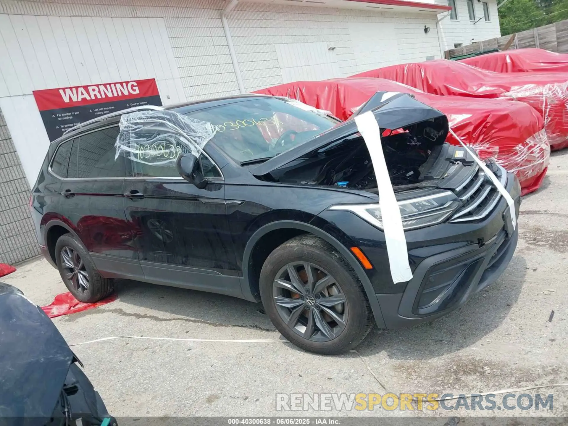13 Photograph of a damaged car 3VV2B7AXXNM060140 VOLKSWAGEN TIGUAN 2022