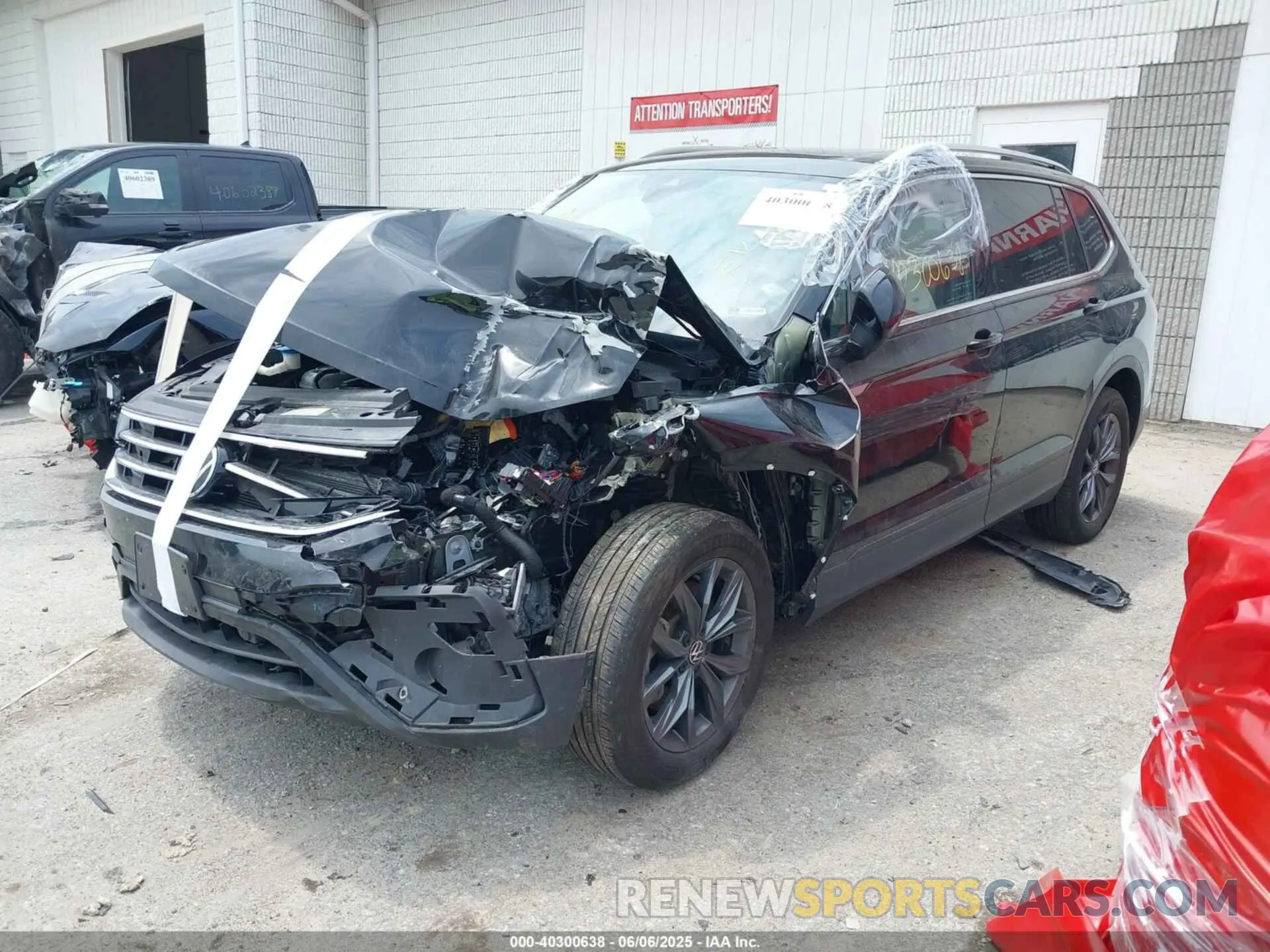 2 Photograph of a damaged car 3VV2B7AXXNM060140 VOLKSWAGEN TIGUAN 2022