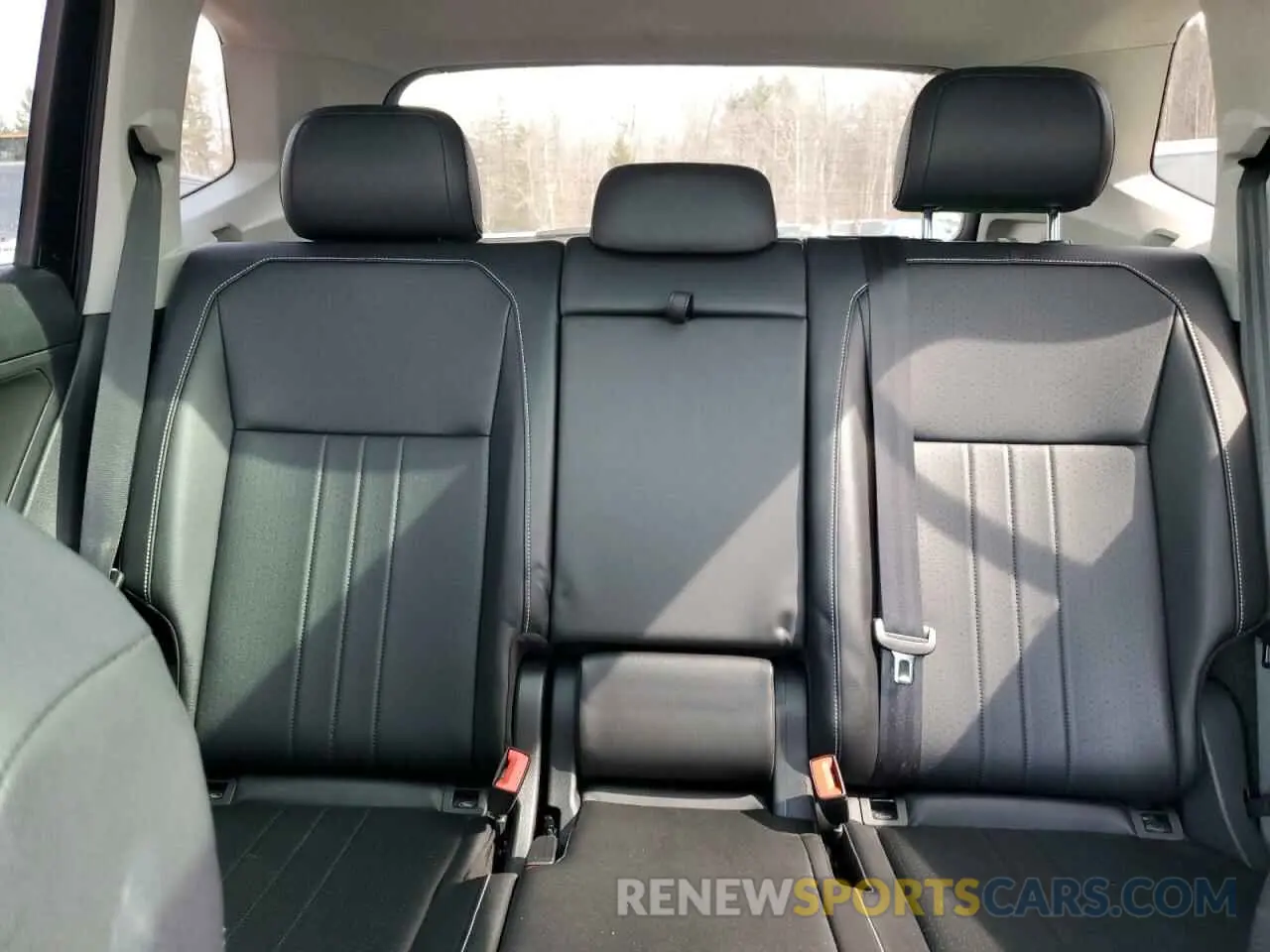 10 Photograph of a damaged car 3VV2B7AXXNM061725 VOLKSWAGEN TIGUAN 2022