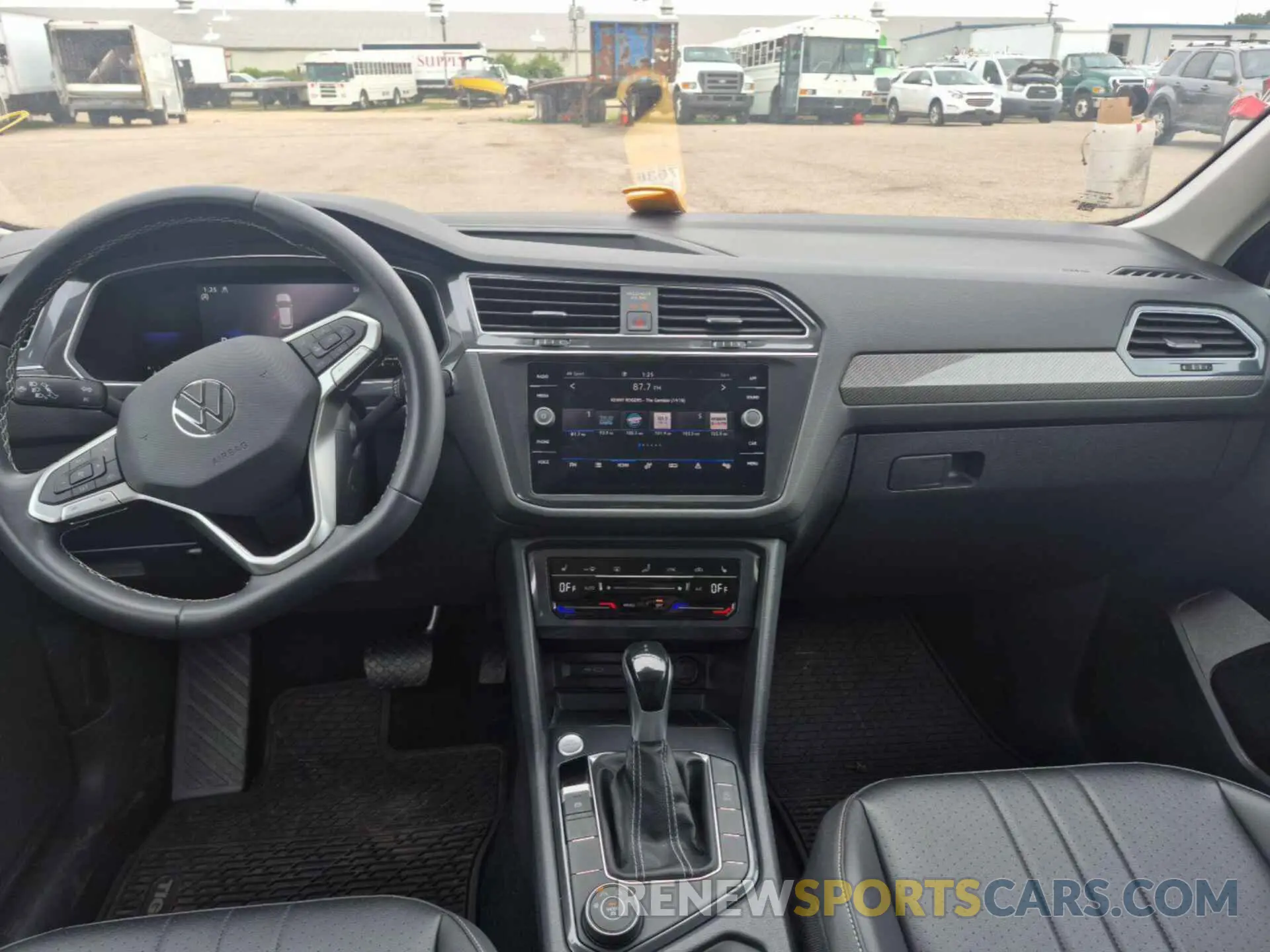 12 Photograph of a damaged car 3VV2B7AXXNM104363 VOLKSWAGEN TIGUAN 2022