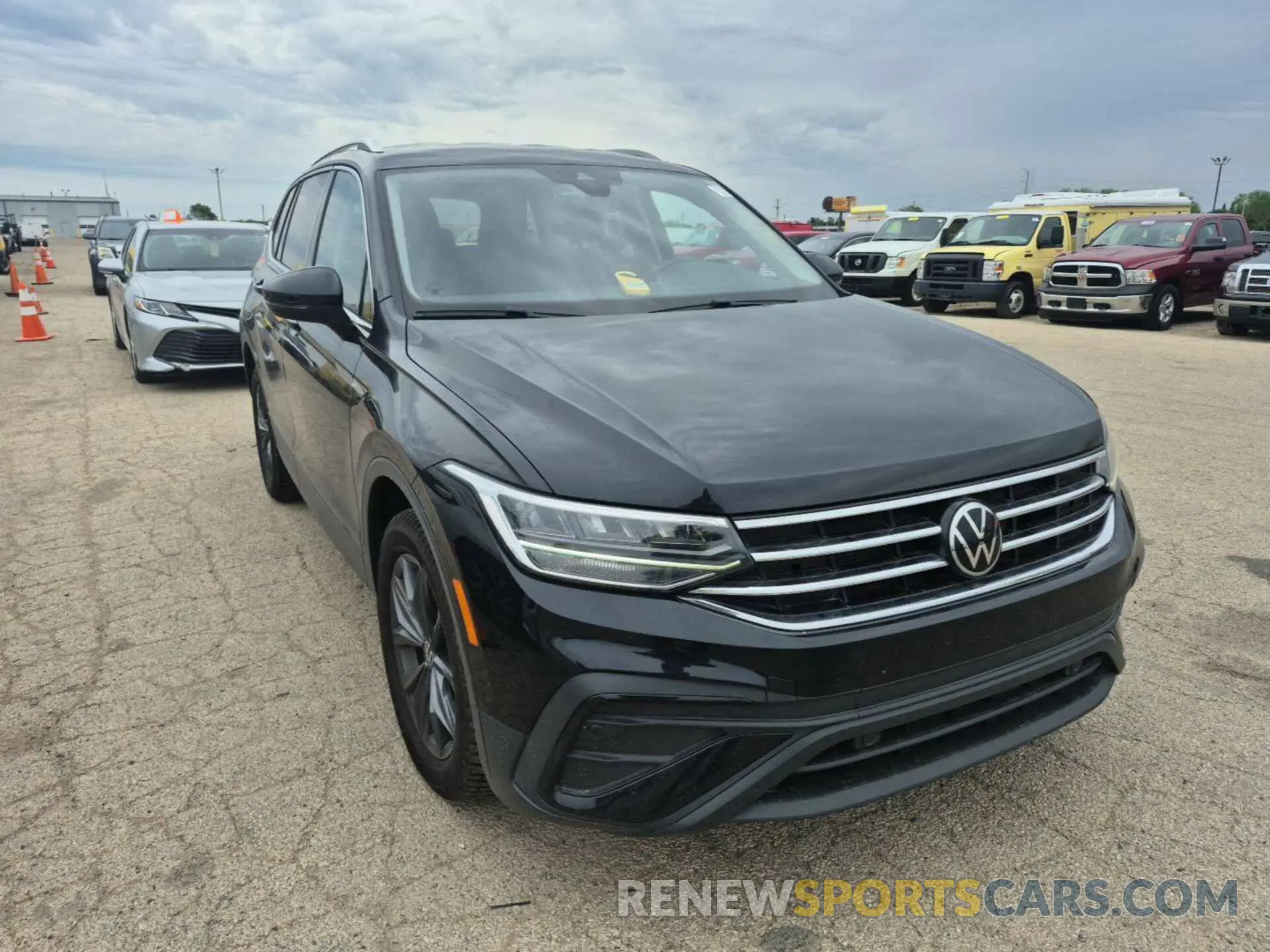 4 Photograph of a damaged car 3VV2B7AXXNM104363 VOLKSWAGEN TIGUAN 2022