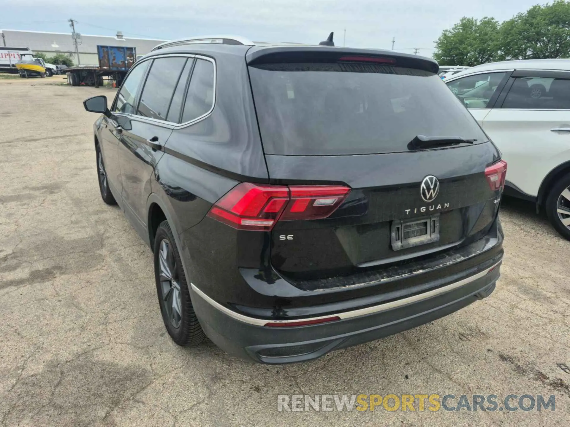6 Photograph of a damaged car 3VV2B7AXXNM104363 VOLKSWAGEN TIGUAN 2022