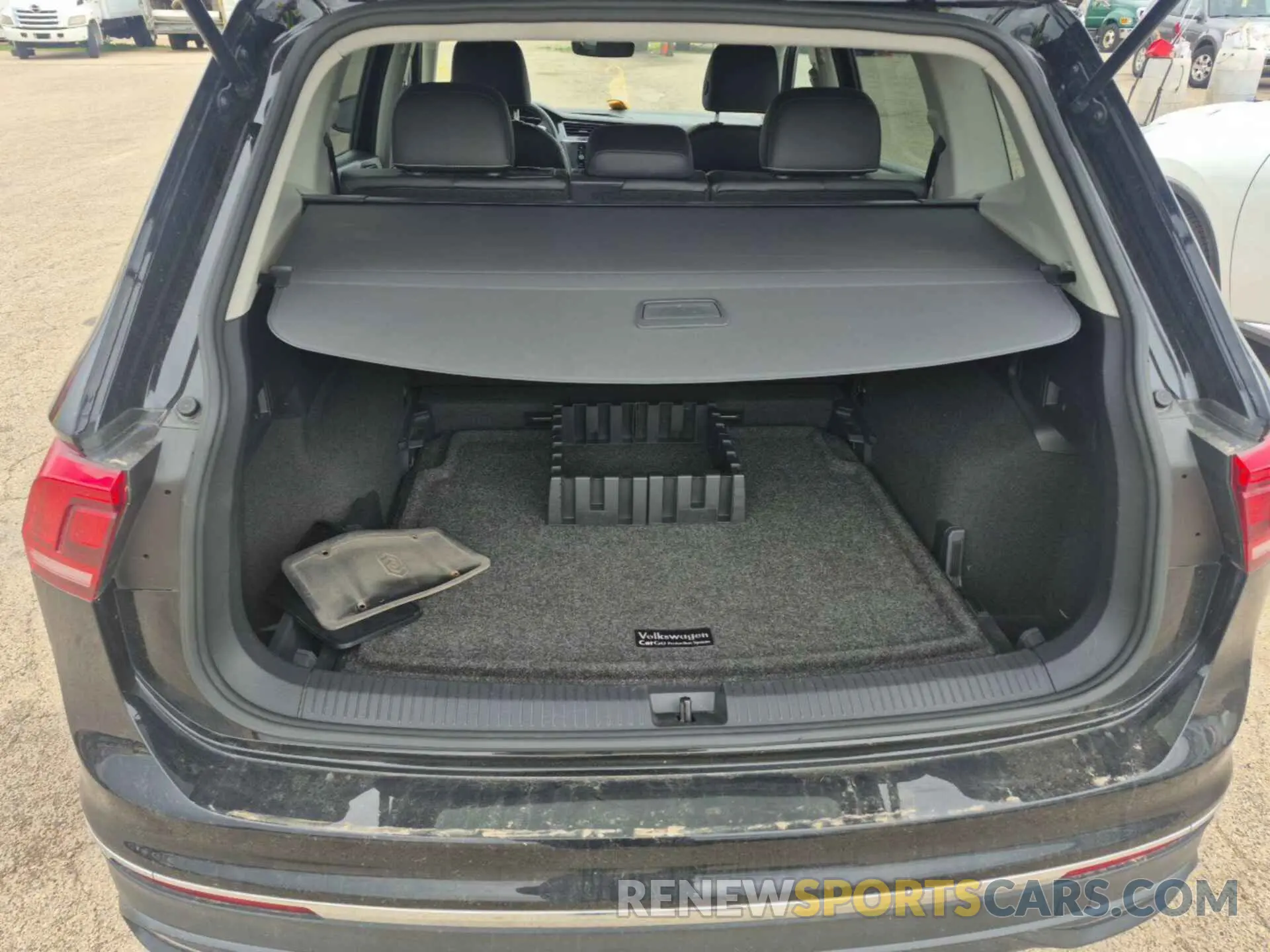 8 Photograph of a damaged car 3VV2B7AXXNM104363 VOLKSWAGEN TIGUAN 2022