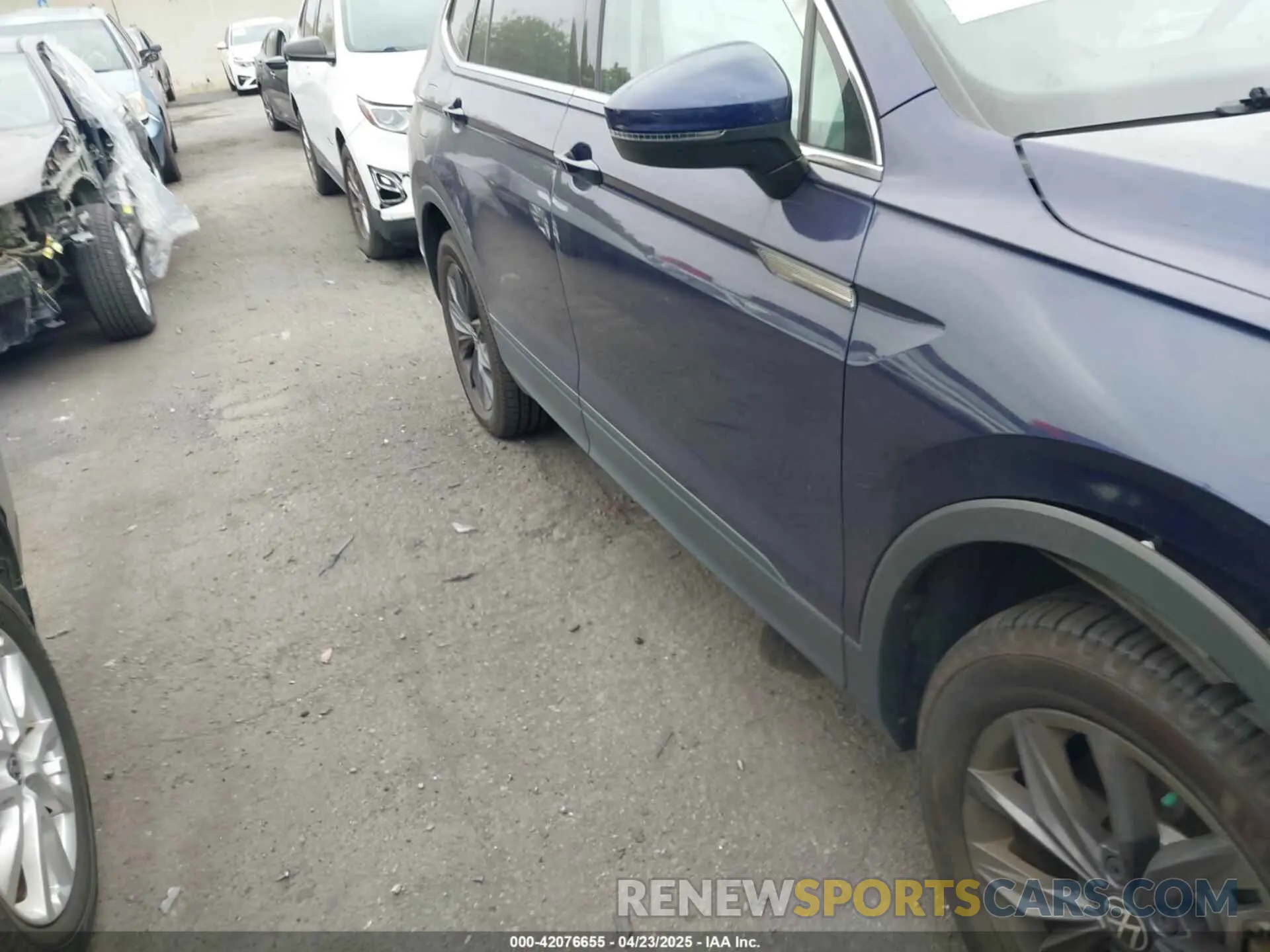 13 Photograph of a damaged car 3VV3B7AX0NM018659 VOLKSWAGEN TIGUAN 2022