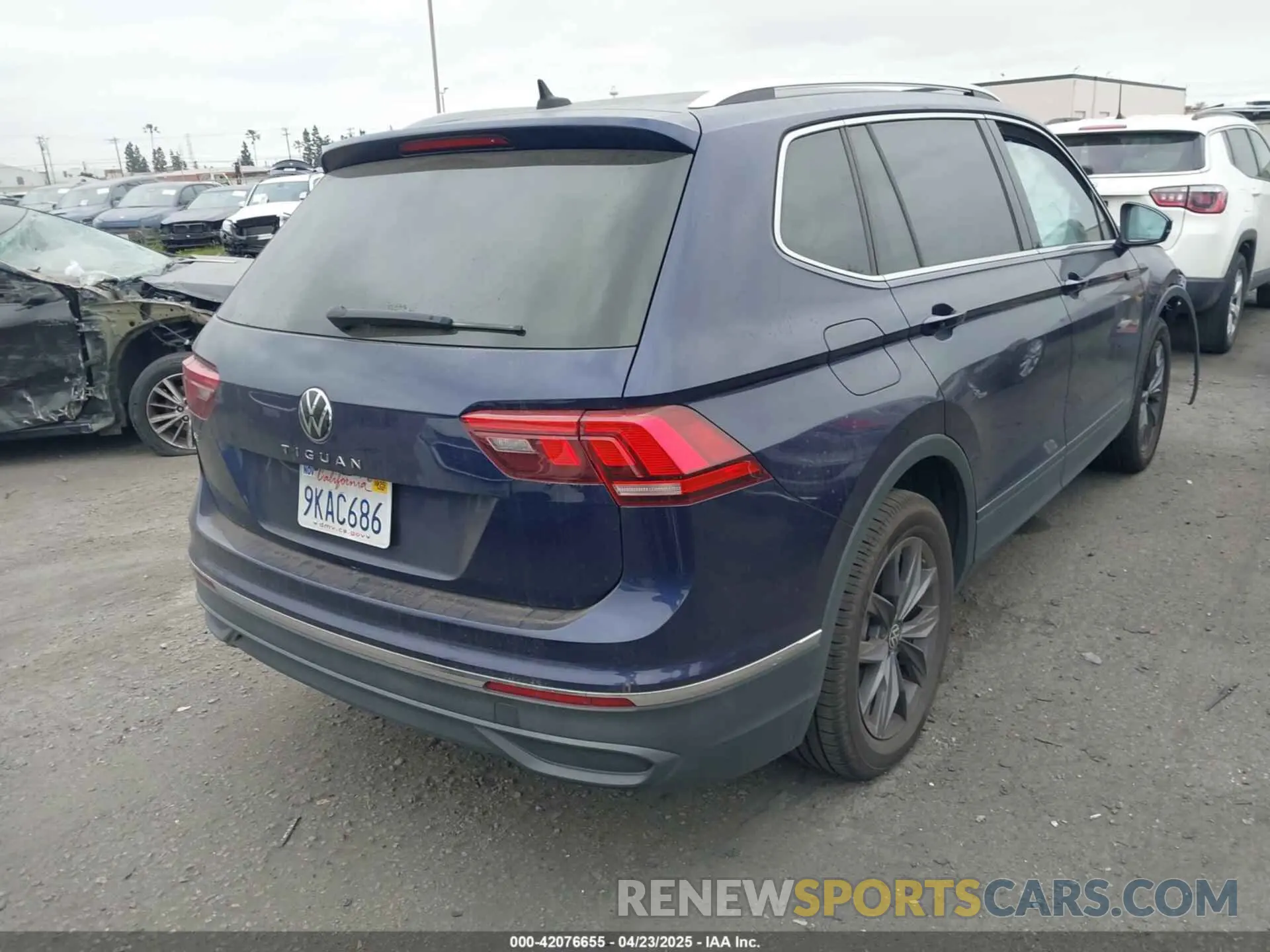 4 Photograph of a damaged car 3VV3B7AX0NM018659 VOLKSWAGEN TIGUAN 2022