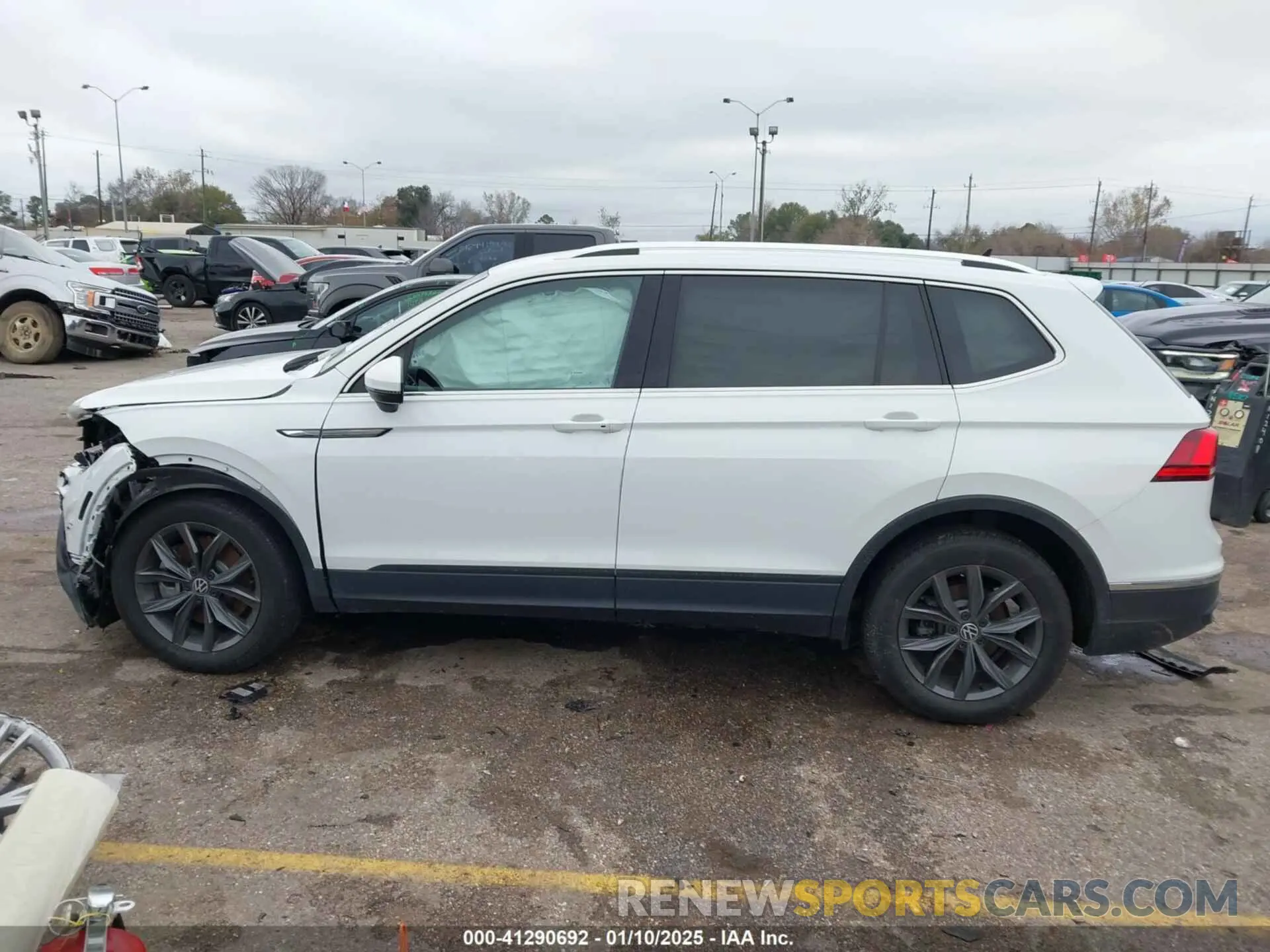 14 Photograph of a damaged car 3VV3B7AX0NM161398 VOLKSWAGEN TIGUAN 2022