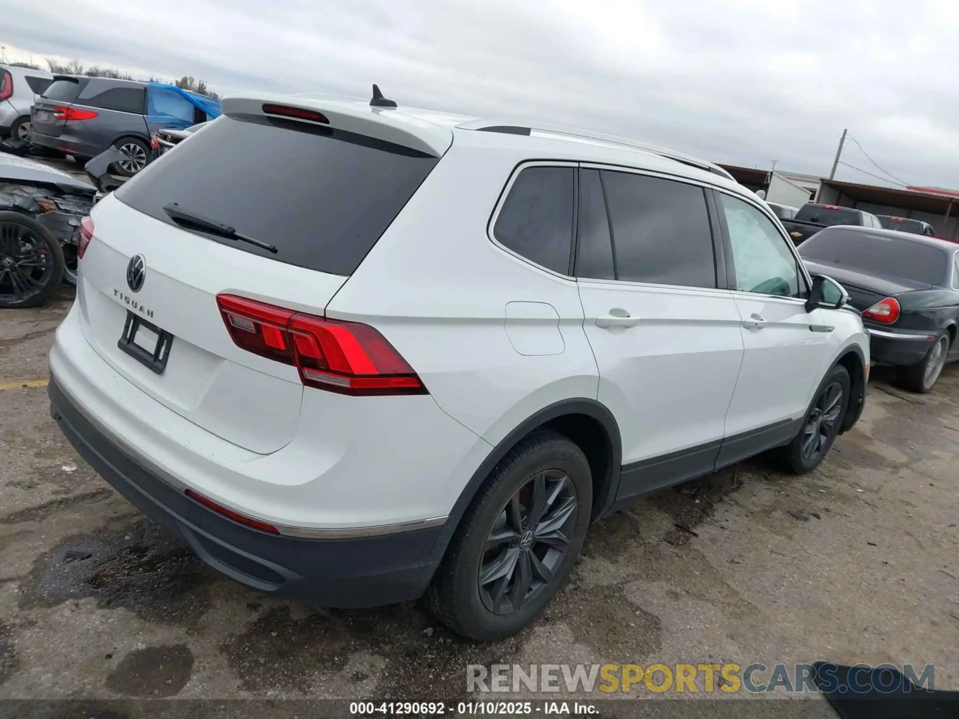 4 Photograph of a damaged car 3VV3B7AX0NM161398 VOLKSWAGEN TIGUAN 2022