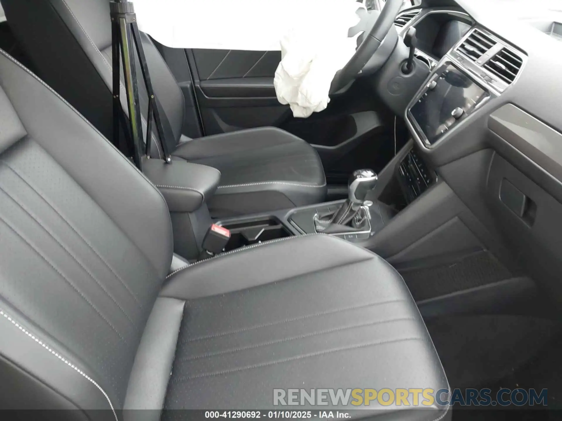 5 Photograph of a damaged car 3VV3B7AX0NM161398 VOLKSWAGEN TIGUAN 2022