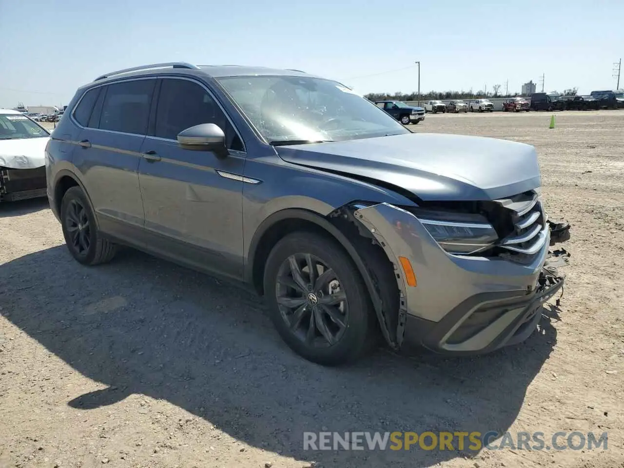 4 Photograph of a damaged car 3VV3B7AX0NM167671 VOLKSWAGEN TIGUAN 2022