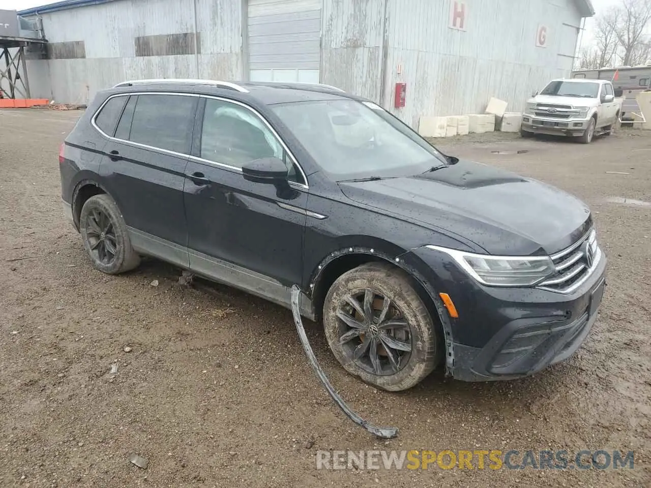 4 Photograph of a damaged car 3VV3B7AX2NM030909 VOLKSWAGEN TIGUAN 2022