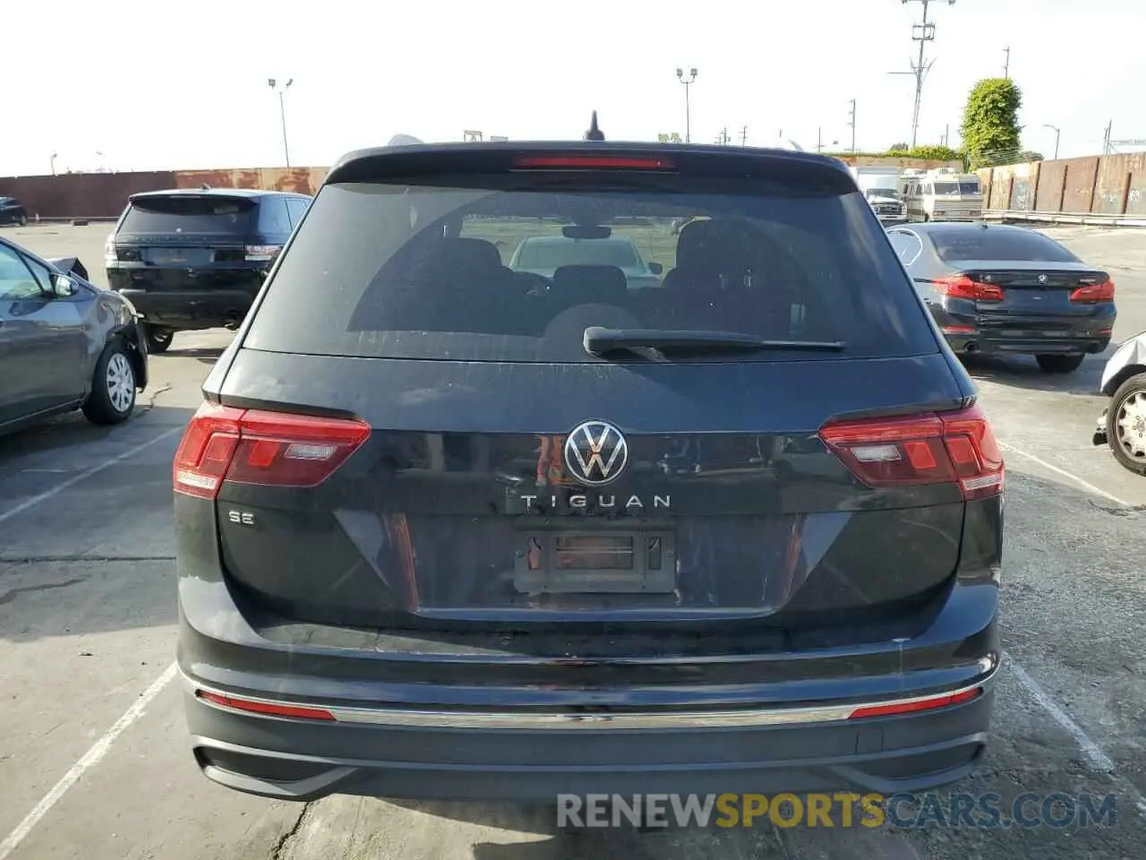 6 Photograph of a damaged car 3VV3B7AX2NM080516 VOLKSWAGEN TIGUAN 2022