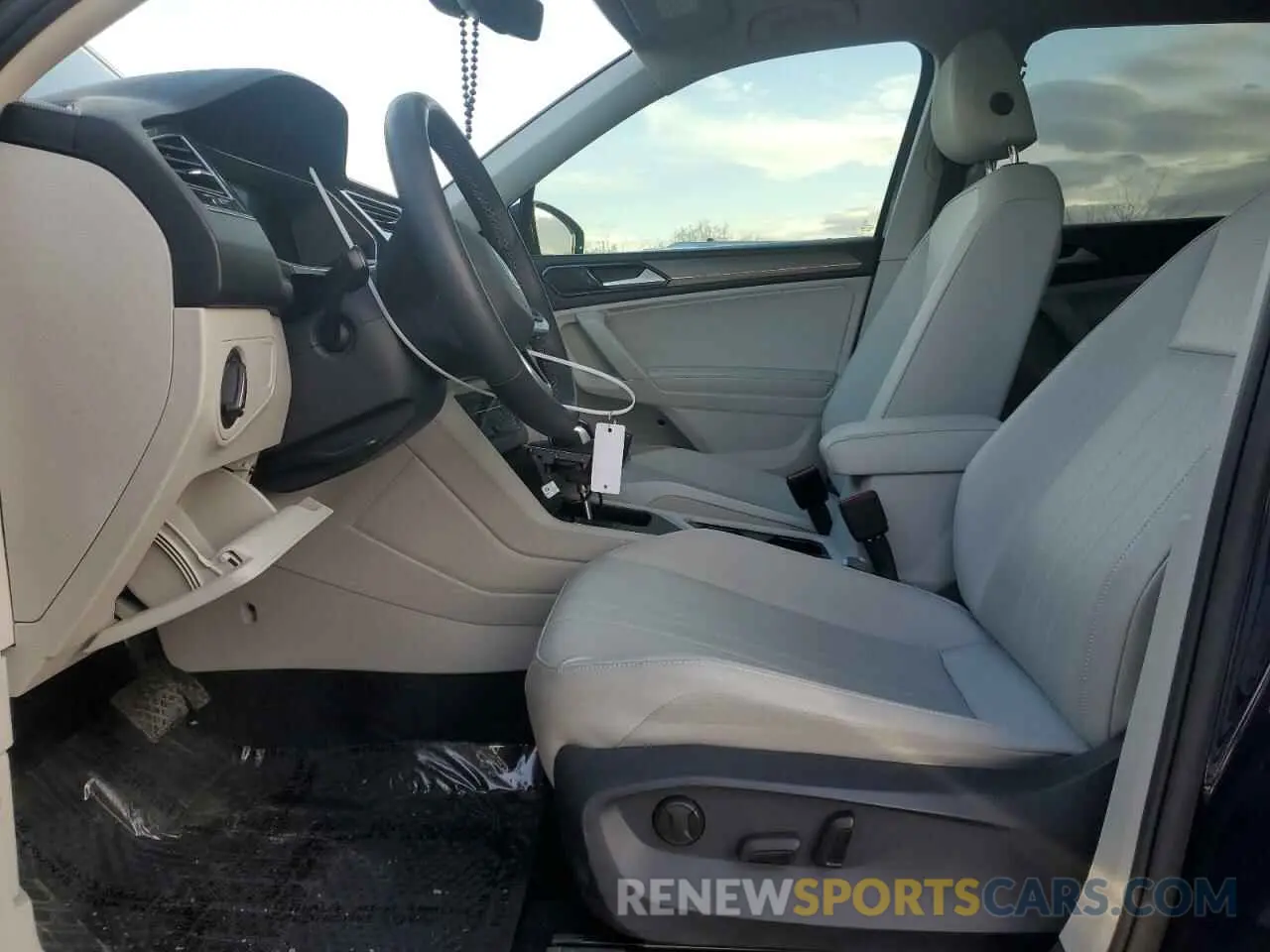 7 Photograph of a damaged car 3VV3B7AX3NM147401 VOLKSWAGEN TIGUAN 2022