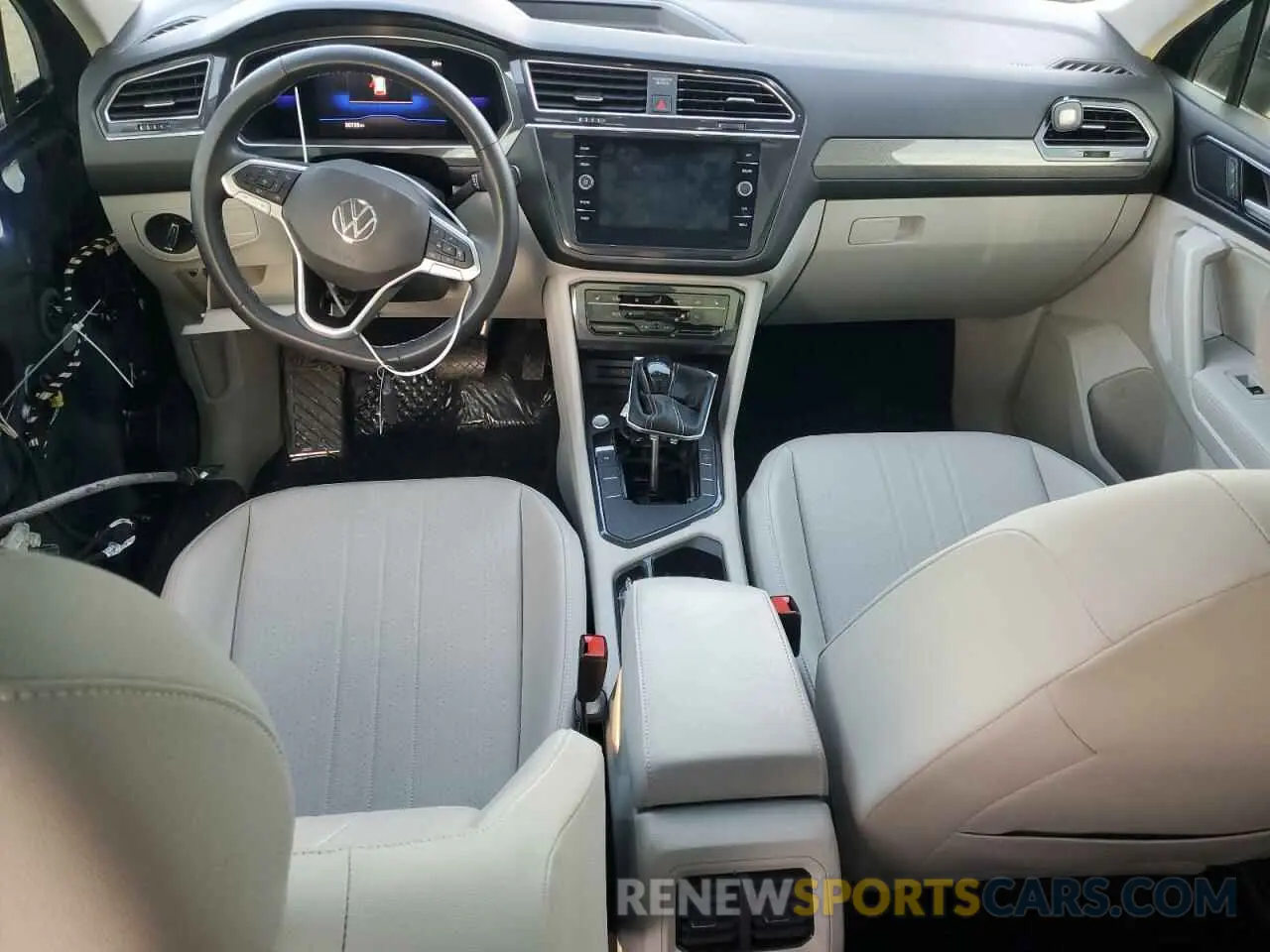8 Photograph of a damaged car 3VV3B7AX3NM147401 VOLKSWAGEN TIGUAN 2022