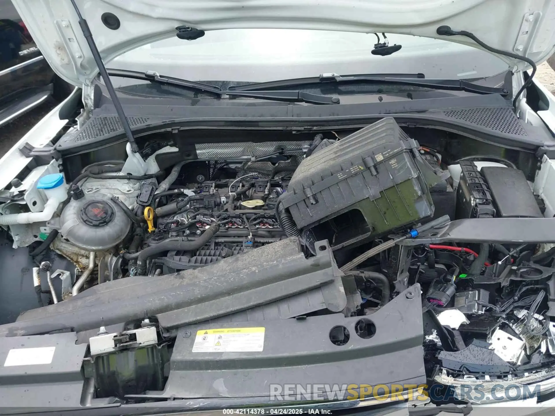 10 Photograph of a damaged car 3VV3B7AX3NM176770 VOLKSWAGEN TIGUAN 2022