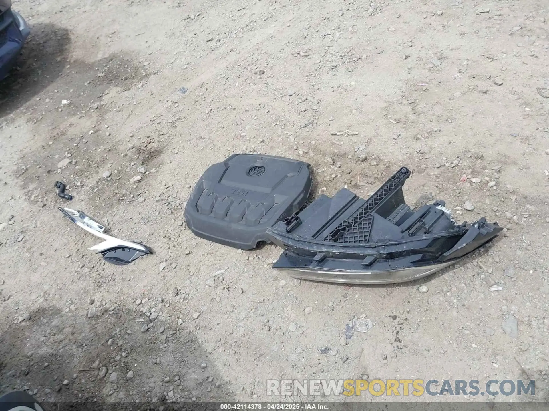 12 Photograph of a damaged car 3VV3B7AX3NM176770 VOLKSWAGEN TIGUAN 2022