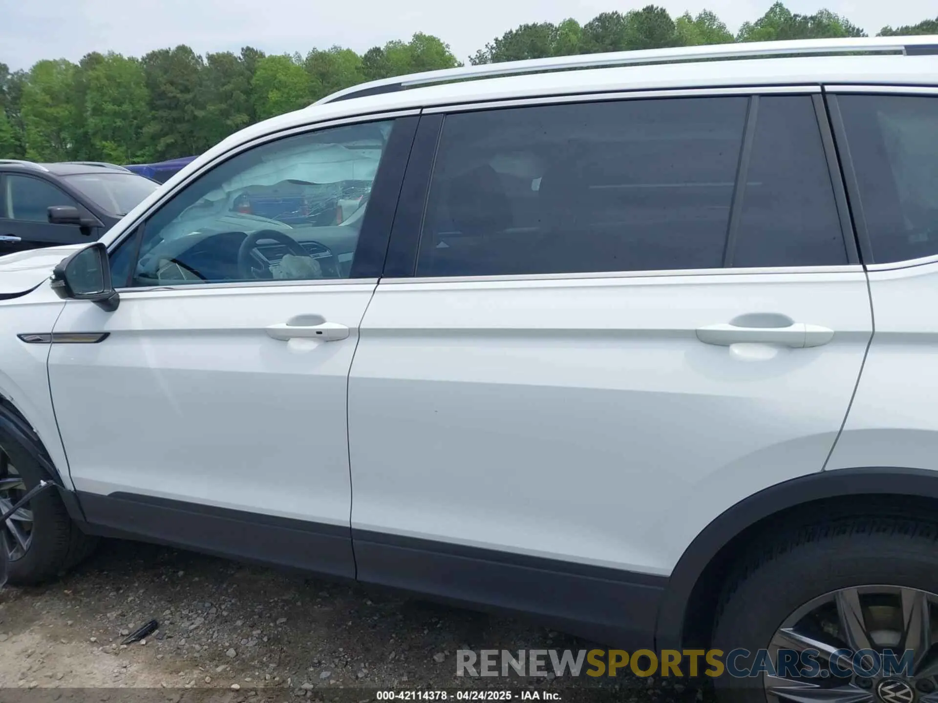 15 Photograph of a damaged car 3VV3B7AX3NM176770 VOLKSWAGEN TIGUAN 2022